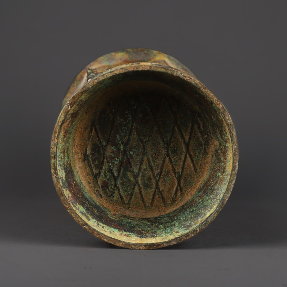 An Exquisite Bronze Beast-Face Pattern Vase - 9