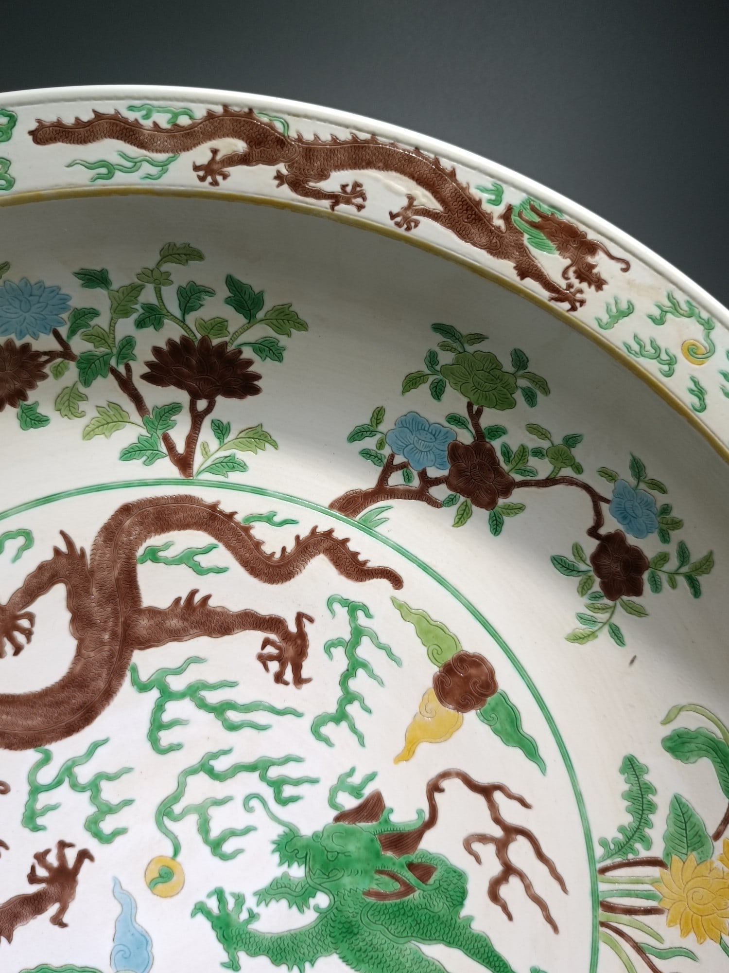 An Exquisite Biscuit Dragon Pattern Plate - 4