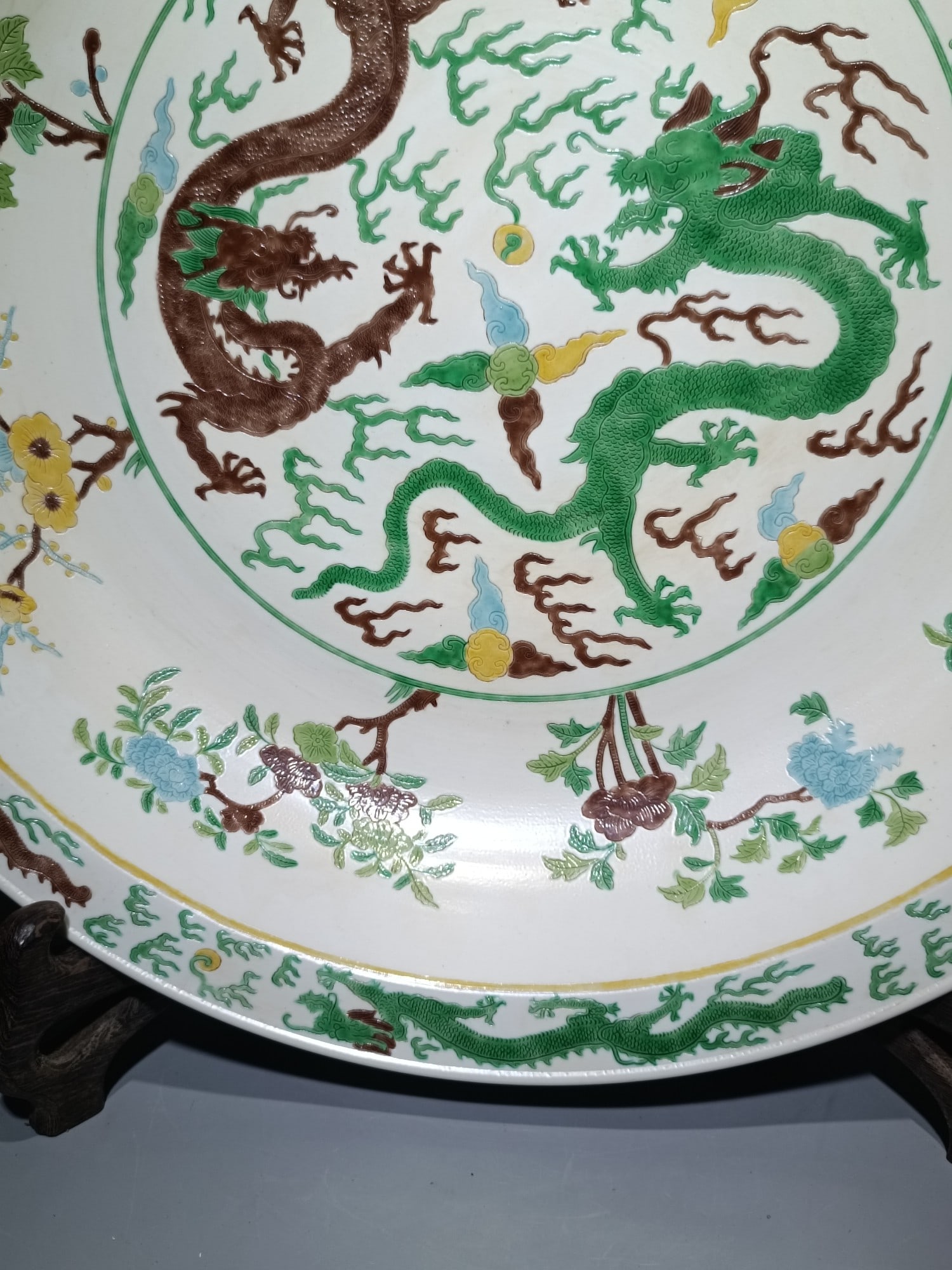 An Exquisite Biscuit Dragon Pattern Plate - 6