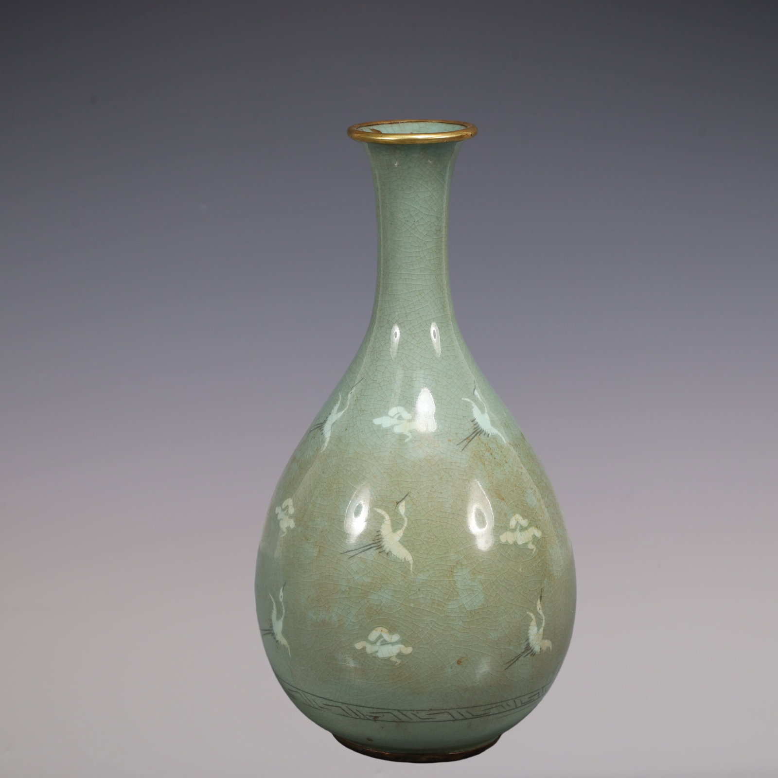 A Exquisite Coppery Outline in gold Crane Pattern Vase: A Exquisite Coppery Outline in gold Crane Pattern Vase Qing Dynasty, China Qianlong Four-character Mark Size:5.9inx12.2in Weight:1150g铜描金鹤纹瓶