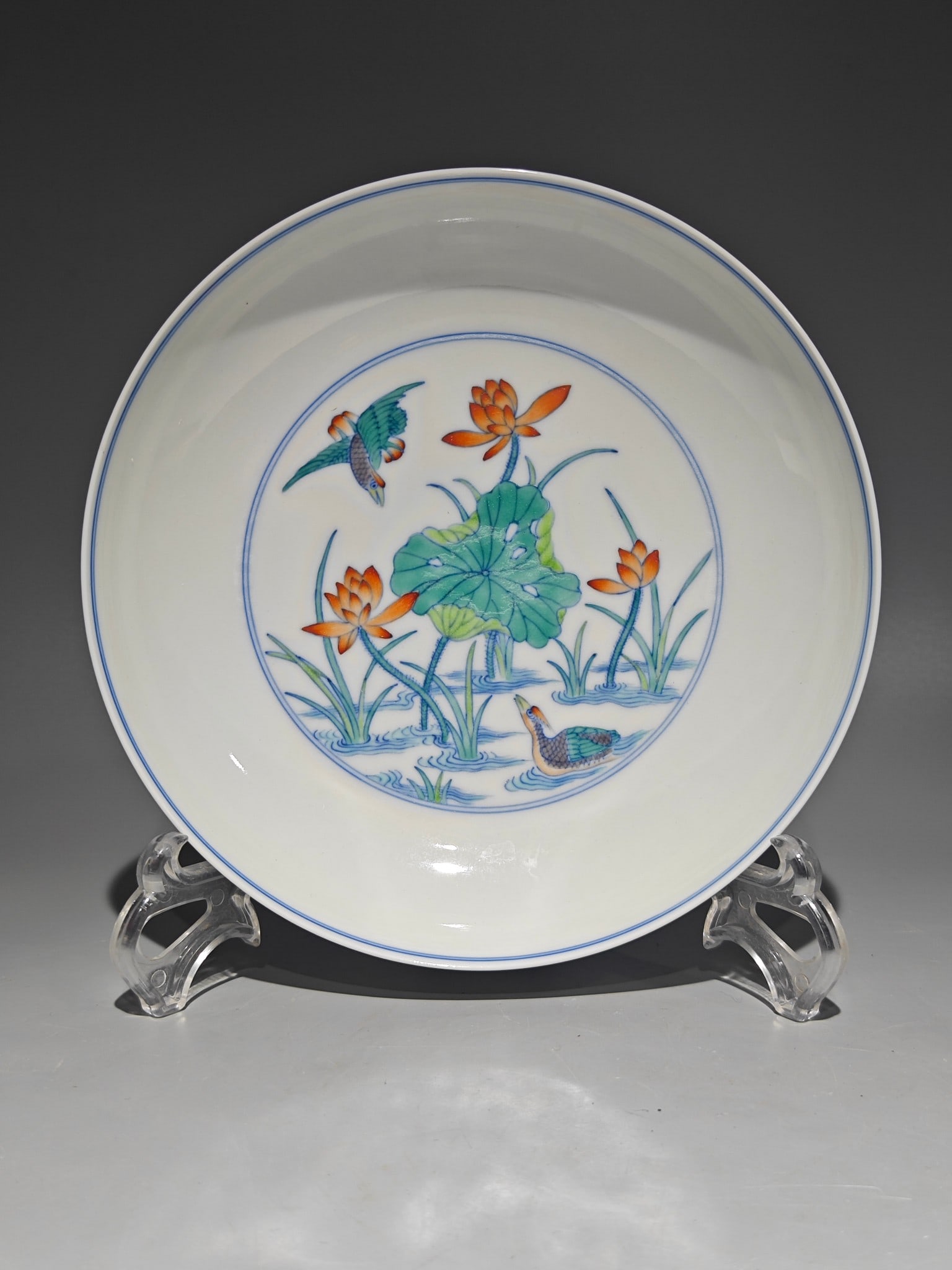 An Exquisite Doucai Flower and Bird Pattern Plate: An Exquisite Doucai Flower and Bird Pattern Plate Qing Dynasty, China Yongzheng Six-character Mark Size:1.5inx7.3in斗彩荷塘清趣盘 中国清
