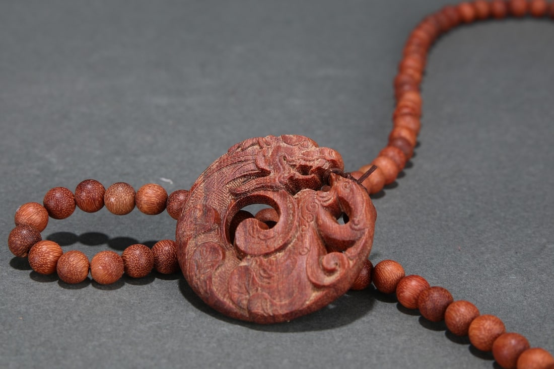 An Exquisite Eaglewood Phoenix Pattern Pendant Bracelets - 5