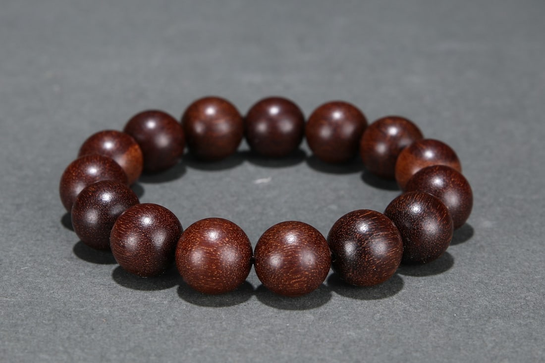 An Exquisite Eaglewood Phoenix Pattern Pendant Bracelets - 8