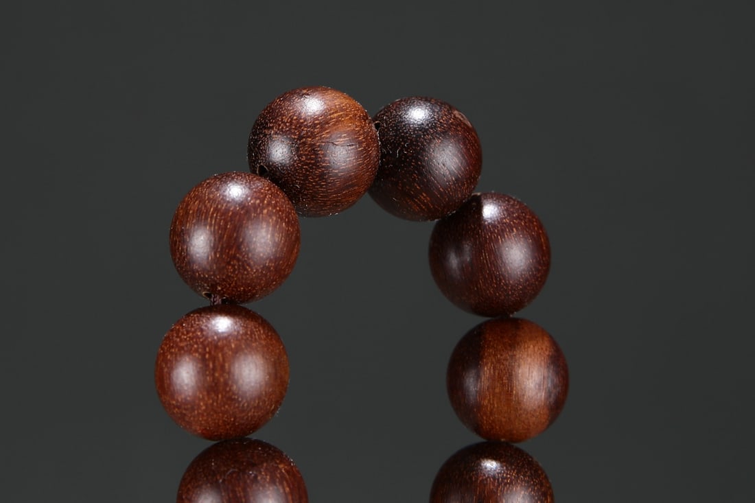 An Exquisite Eaglewood Phoenix Pattern Pendant Bracelets - 9