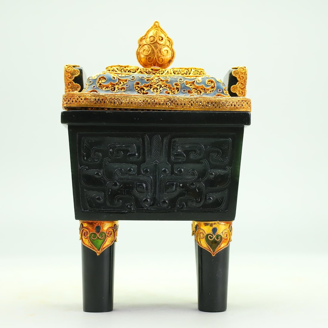 An Exquisite Jasper Cover with Gold Beast-Face Pattern Censer Ornament - 3