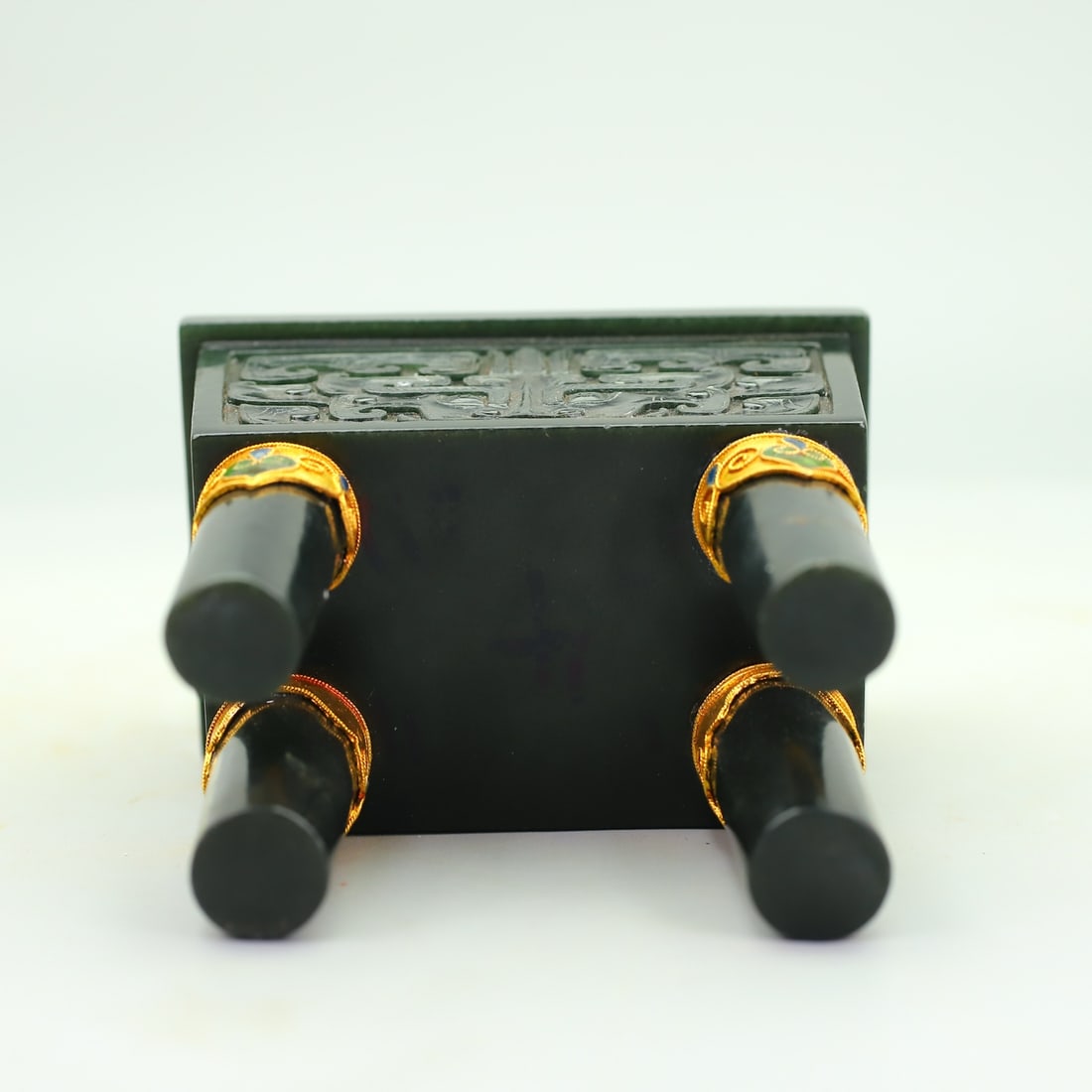 An Exquisite Jasper Cover with Gold Beast-Face Pattern Censer Ornament - 5