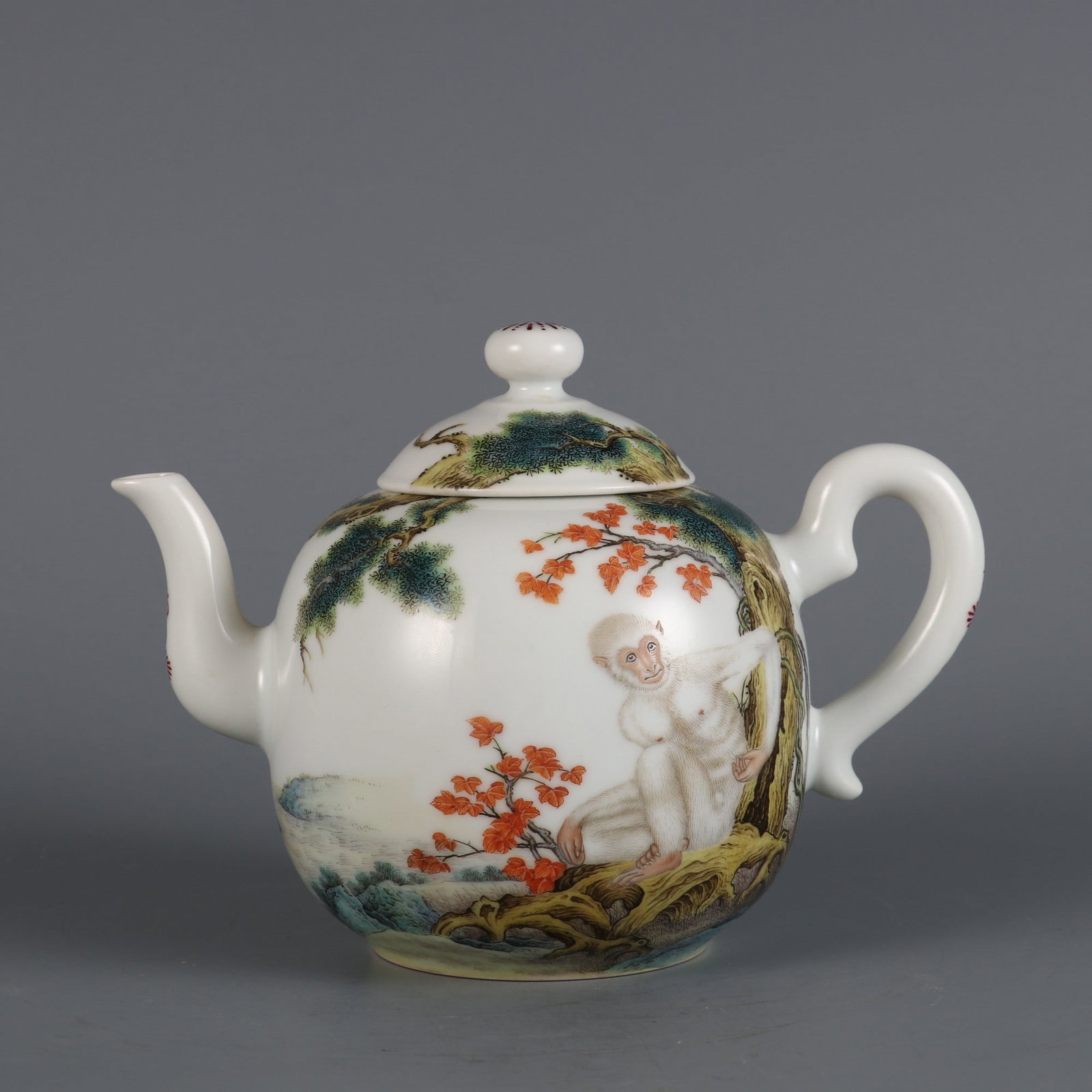 An Exquisite Enamel Animal Pattern with poem Teapot: An Exquisite Enamel Animal Pattern with poem Teapot Qing Dynasty, China Qianlong Six-character Mark Size:5inx6.7in珐琅彩白猿题诗茶壶