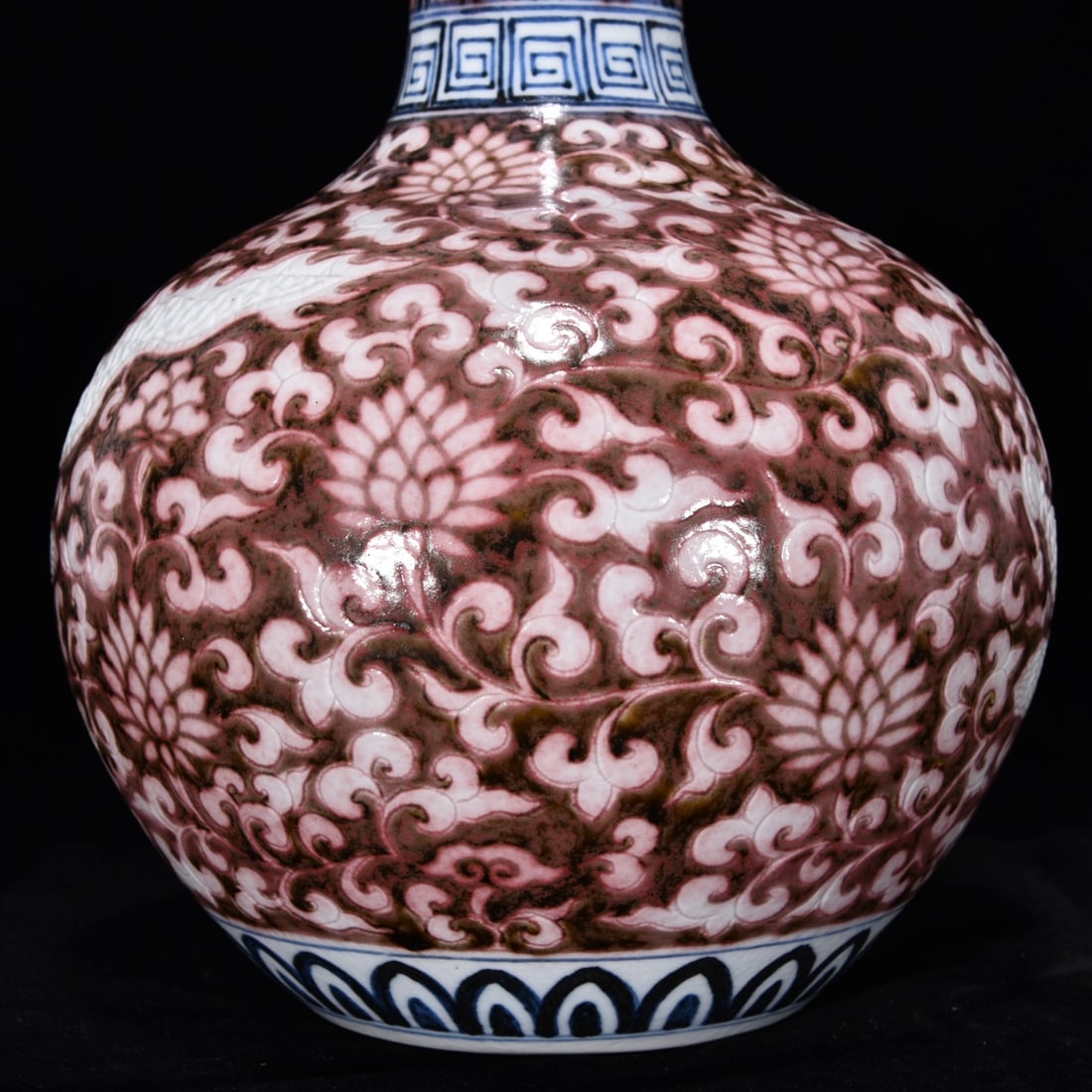 An Exquisite Underglaze-Red Dragon Pattern Lotus Pattern Vase - 8