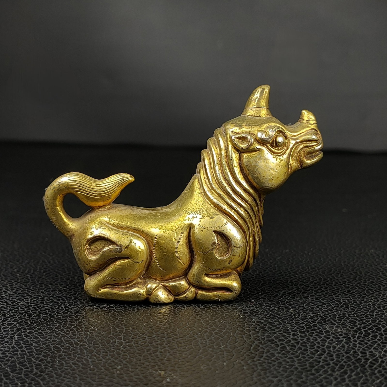 An Exquisite Gilt Bronze Auspicious Beast Paper Weight (1 of 6)