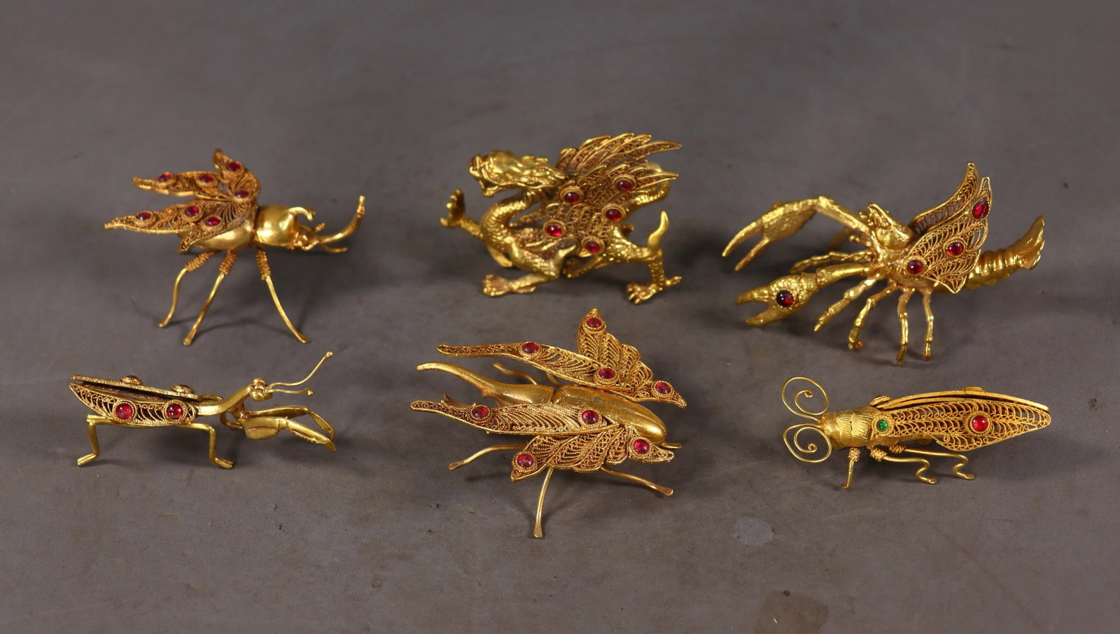 A Set of Fine Gilt Bronze Inlaid Gems Animal (1 of 9)