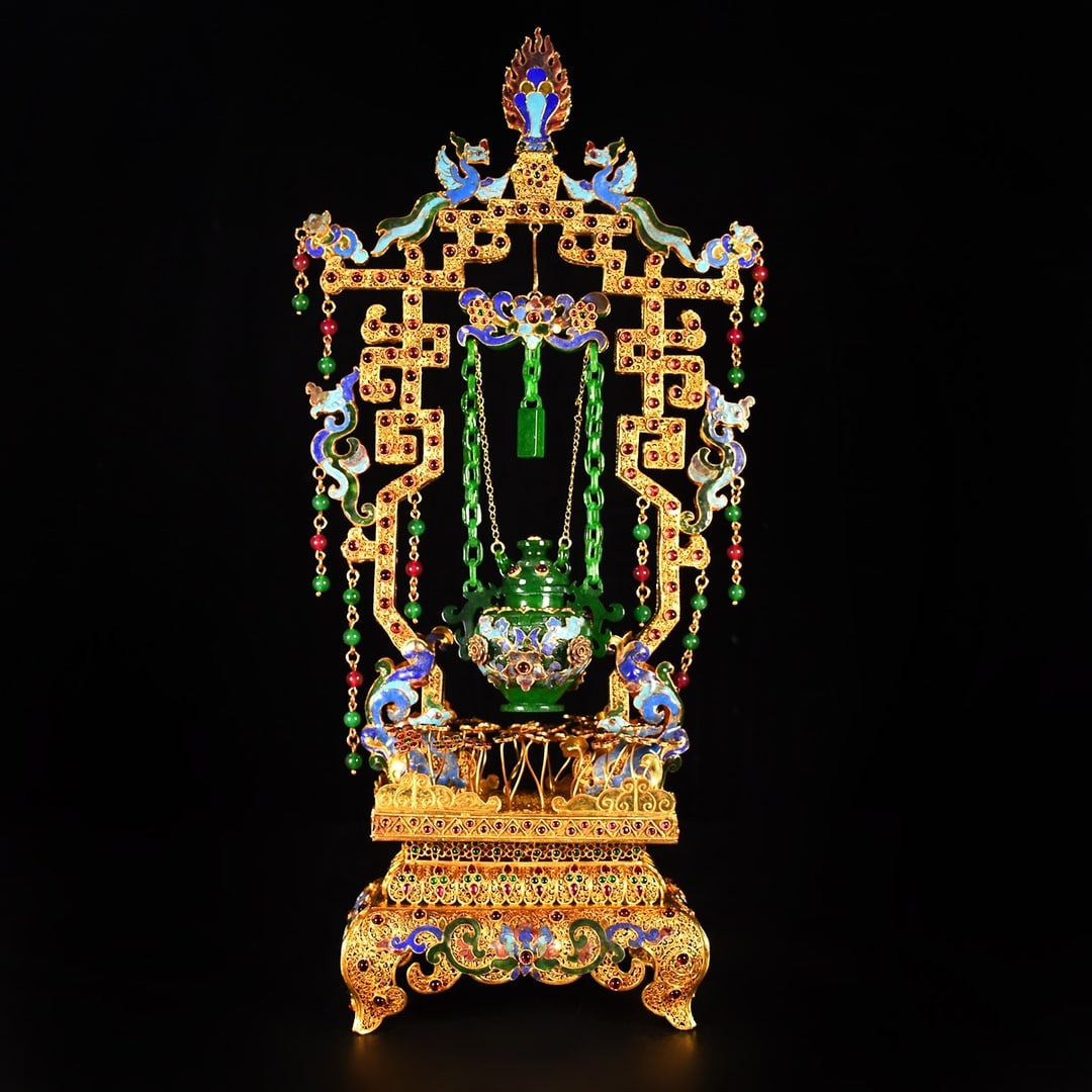 An Exquisite Gilt Bronze Inlaid Jadeite Ornament (1 of 9)