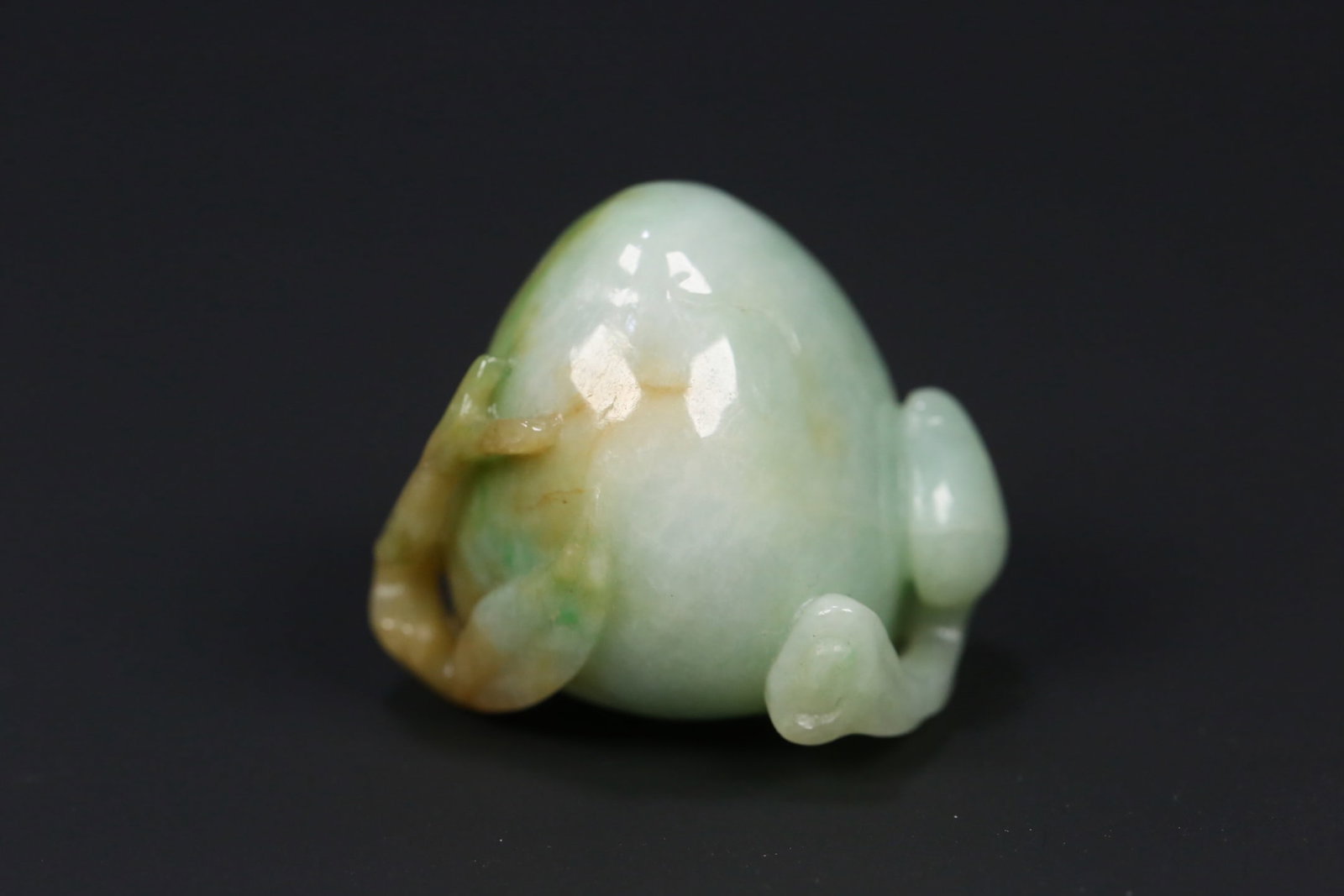 An Exquisite Jadeite Peach - 3