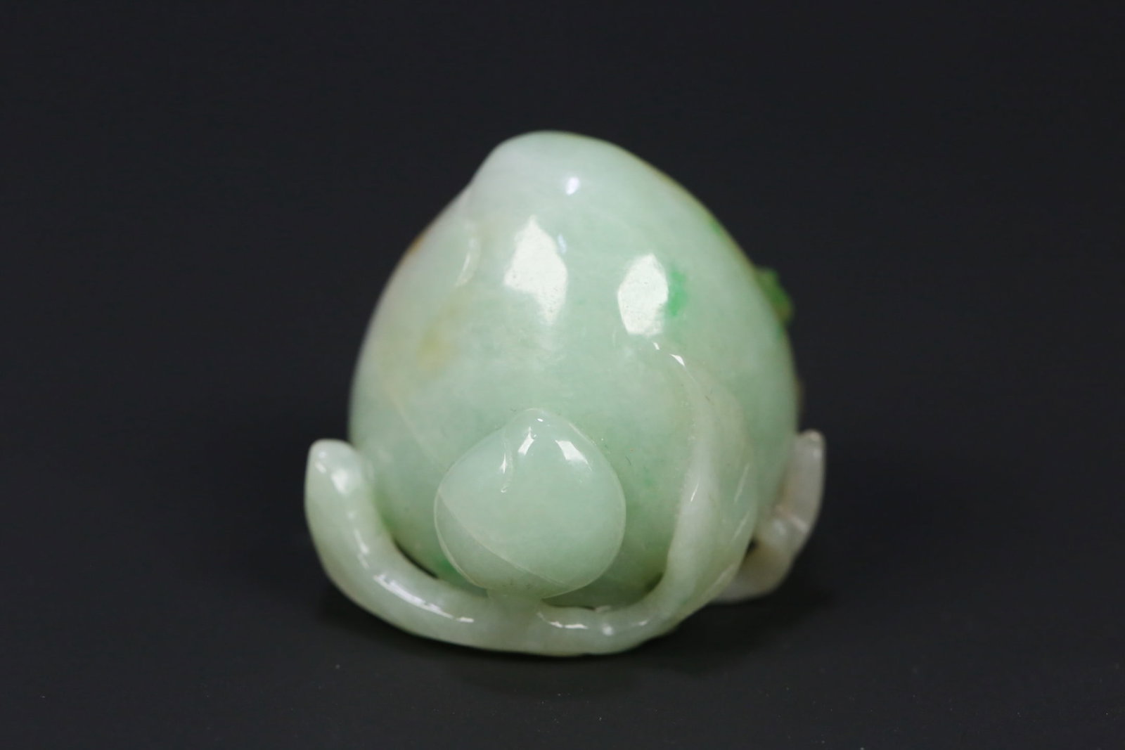An Exquisite Jadeite Peach - 4