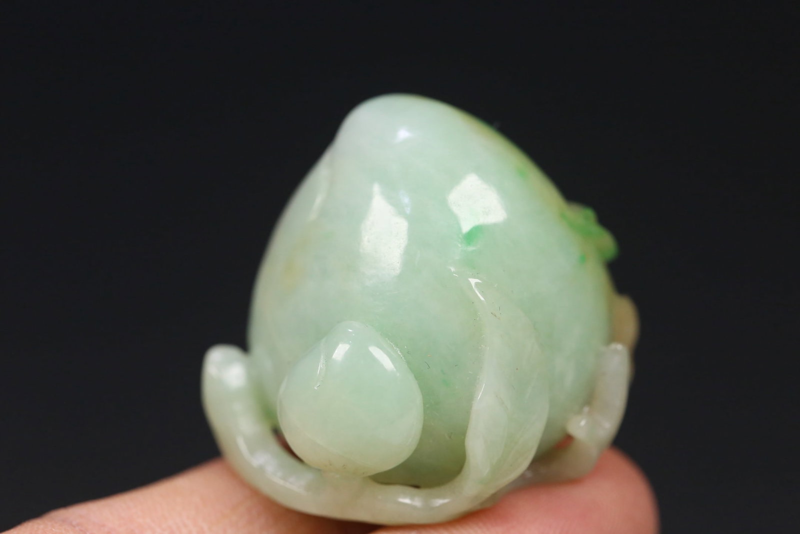 An Exquisite Jadeite Peach - 8