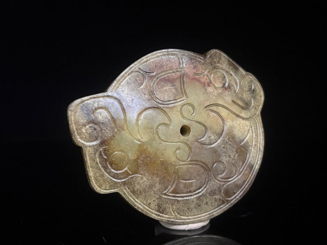 An Exquisite White Jade Dragon Pattern Pendant - 2