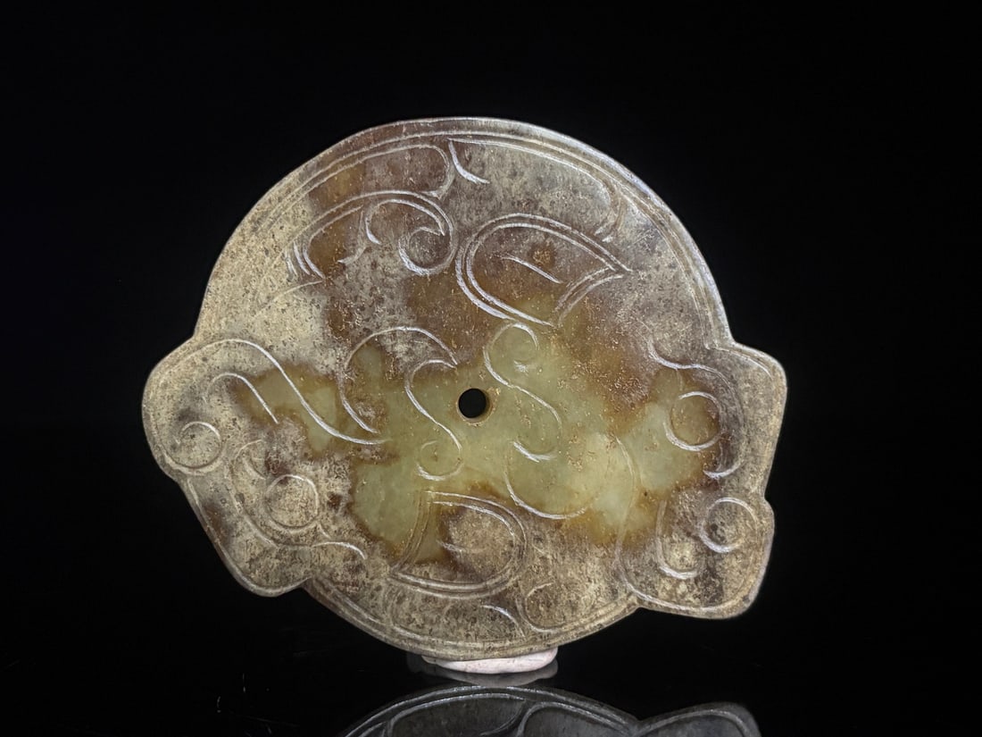 An Exquisite White Jade Dragon Pattern Pendant - 3