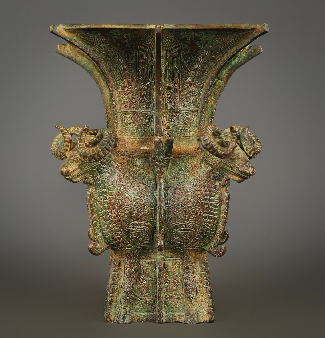 An Exquisite Bronze Beast-Face Pattern Vase - 3