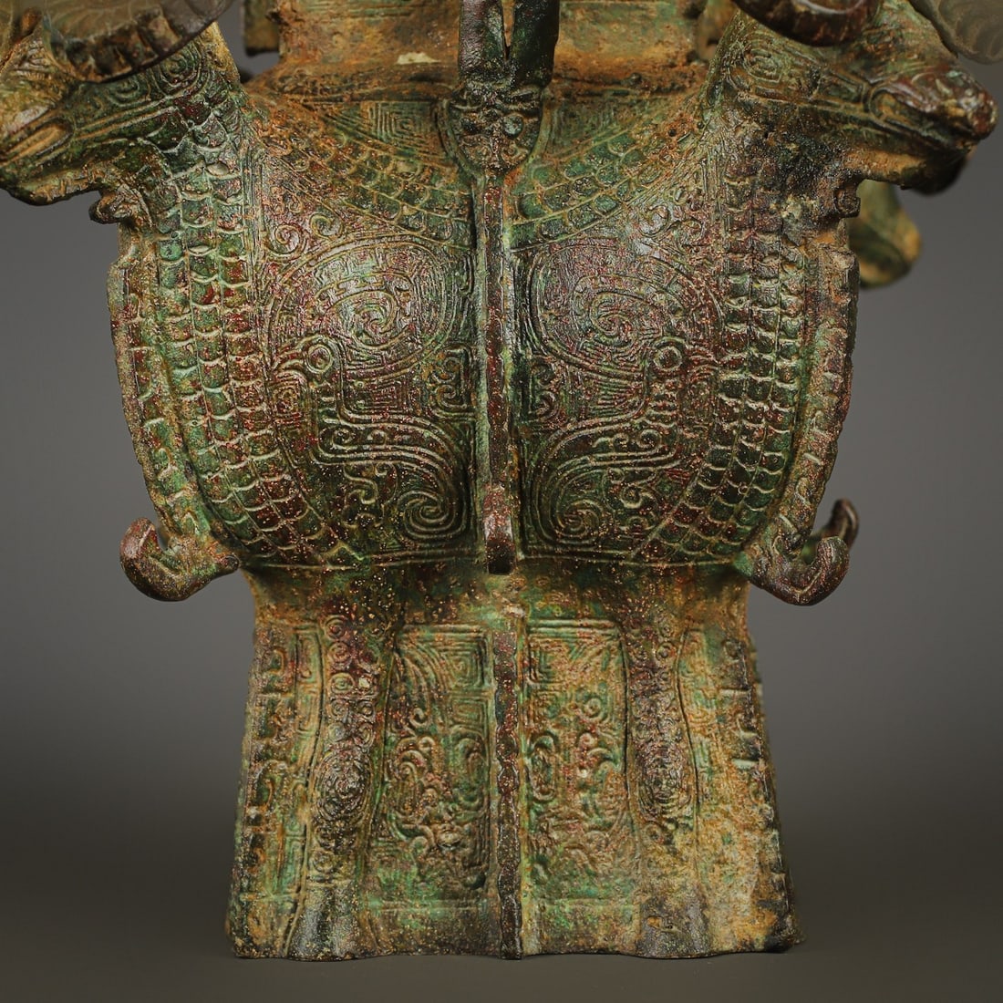 An Exquisite Bronze Beast-Face Pattern Vase - 4