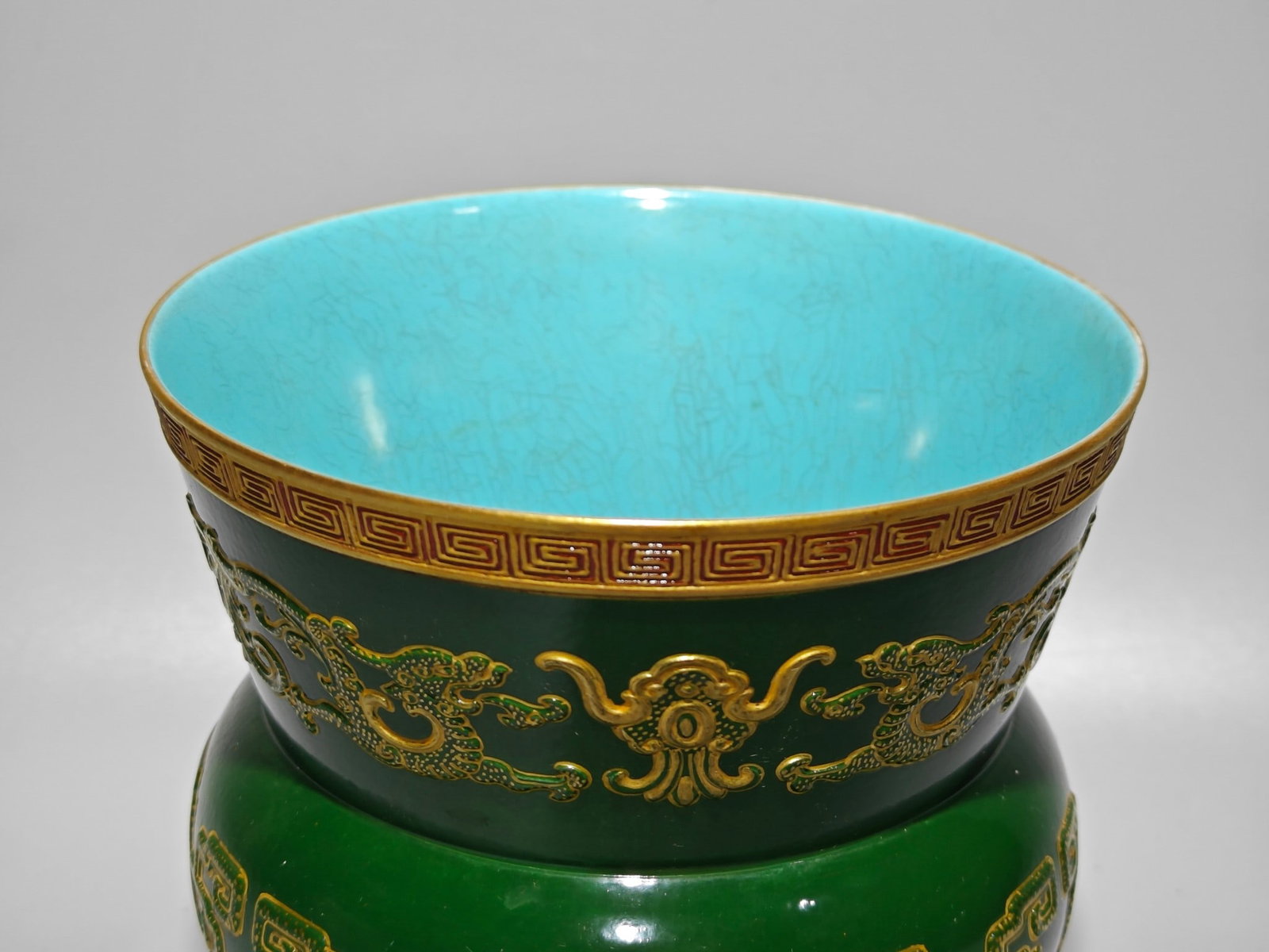 An Exquisite Green Glazed Dragon Pattern Vase - 6