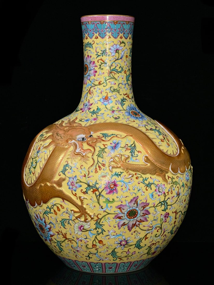 An Exquisite Famille-Rose Painted Gold Lotus Pattern Dragon Pattern Vase: An Exquisite Famille-Rose Painted Gold Lotus Pattern Dragon Pattern Vase Qing Dynasty, China Qianlong Four-character Mark