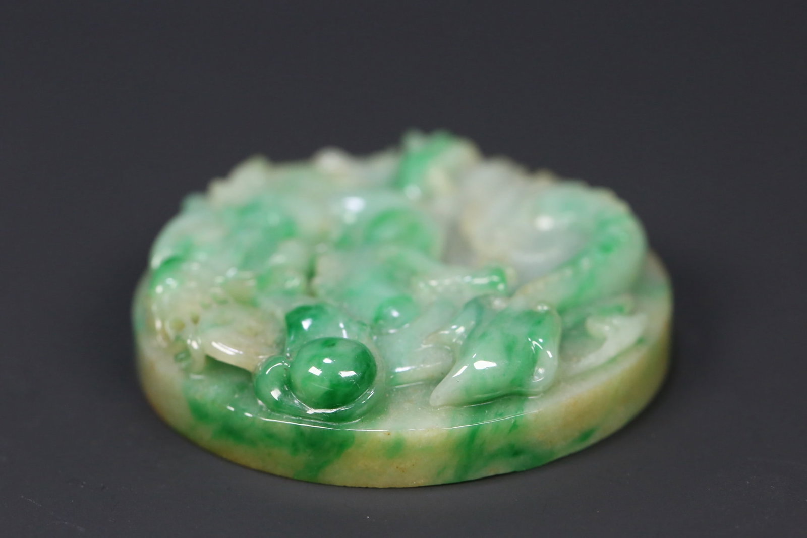 An Exquisite Jadeite Dragon Pattern Brand - 3