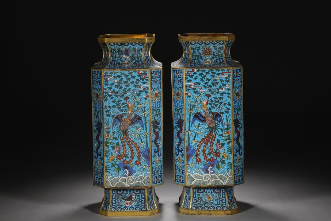 A Pair of Exquisite Cloisonne Lotus Pattern Dragon and Phoenix Pattern Seawater Pattern Vase (1 of 9)