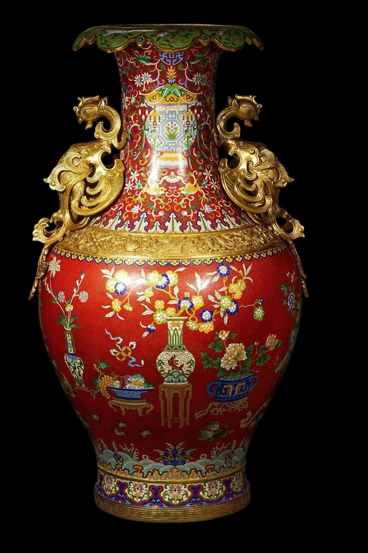 A Exquisite Cloisonne Flower Pattern Phoenix Pattern Double-Ears Vase: A Exquisite Cloisonne Flower Pattern Phoenix Pattern Double-Ears Vase Qing Dynasty, China Qianlong Four-character Mark Size:29.9inx17.7in Weight:28KG景泰蓝花卉纹