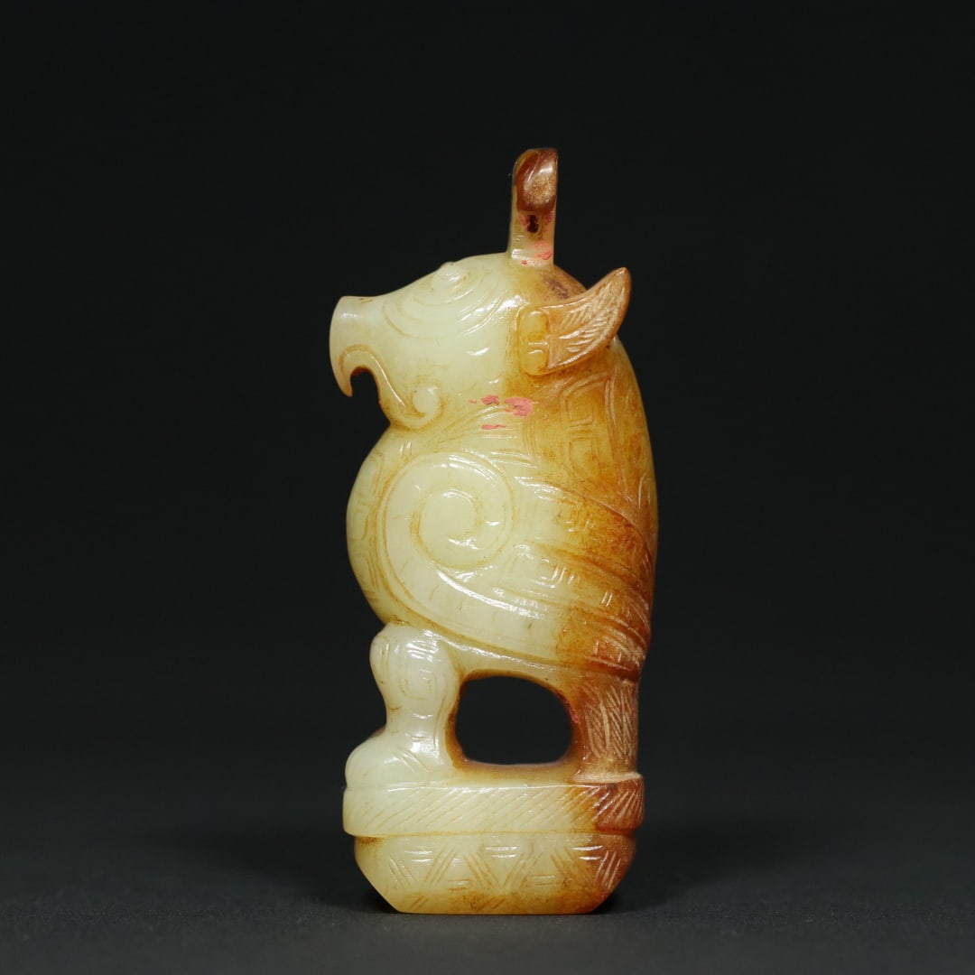An Exquisite White Jade Dragon Pattern Bird-Shaped Seal Ornament: An Exquisite White Jade Dragon Pattern Bird-Shaped Seal Ornament W.Zhou , China Size:3.1inx1.3inx0.9in