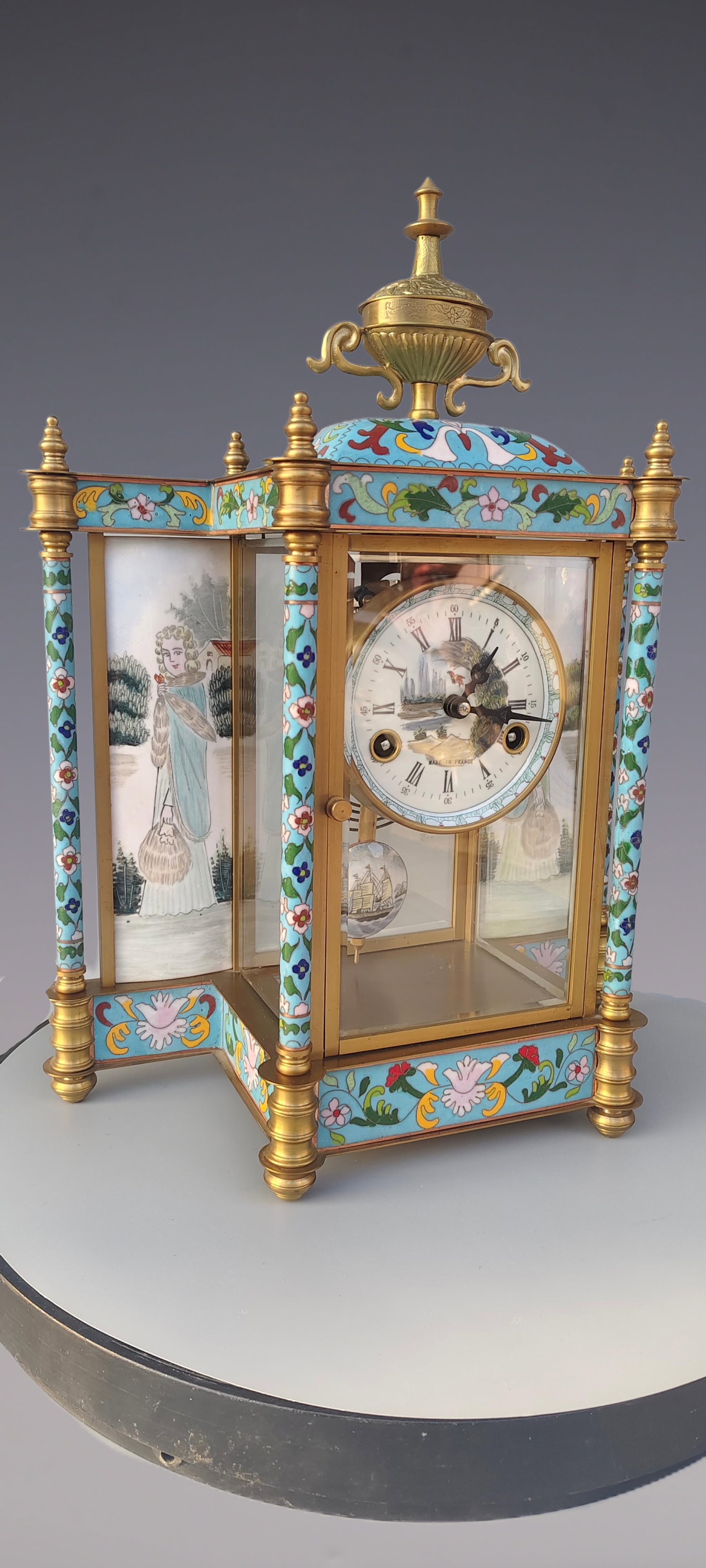 An Exquisite Gilt Bronze Lotus Pattern Landscape Pattern Clock - 2