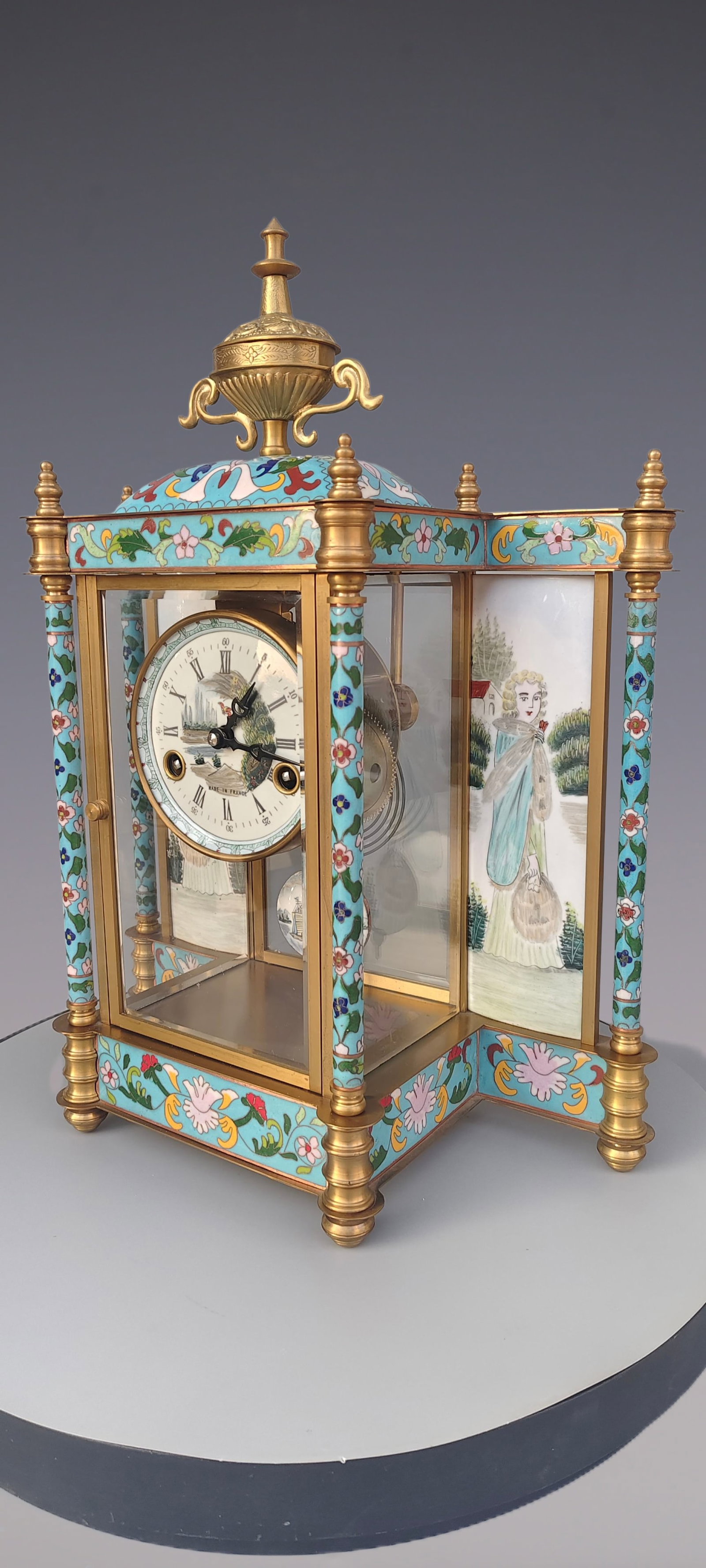 An Exquisite Gilt Bronze Lotus Pattern Landscape Pattern Clock - 4