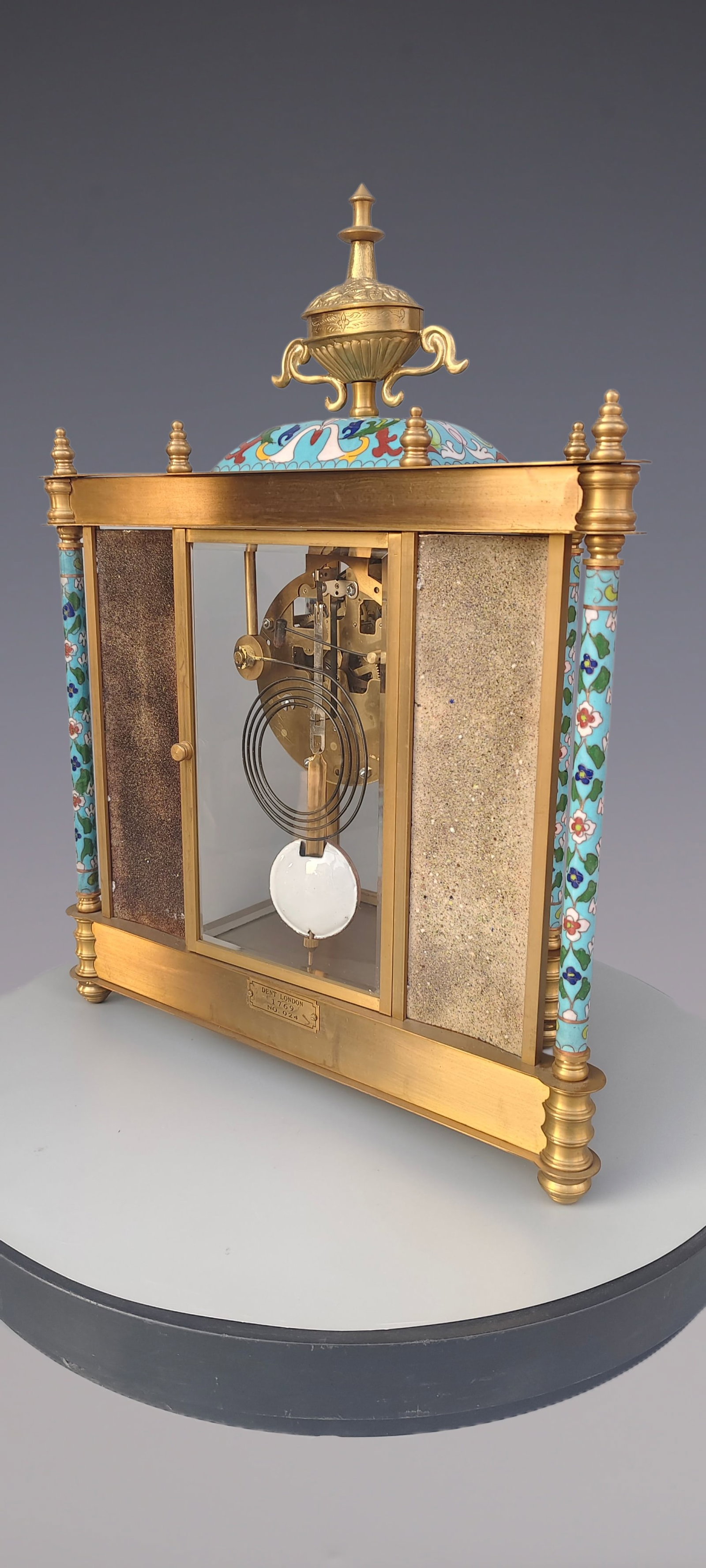 An Exquisite Gilt Bronze Lotus Pattern Landscape Pattern Clock - 6