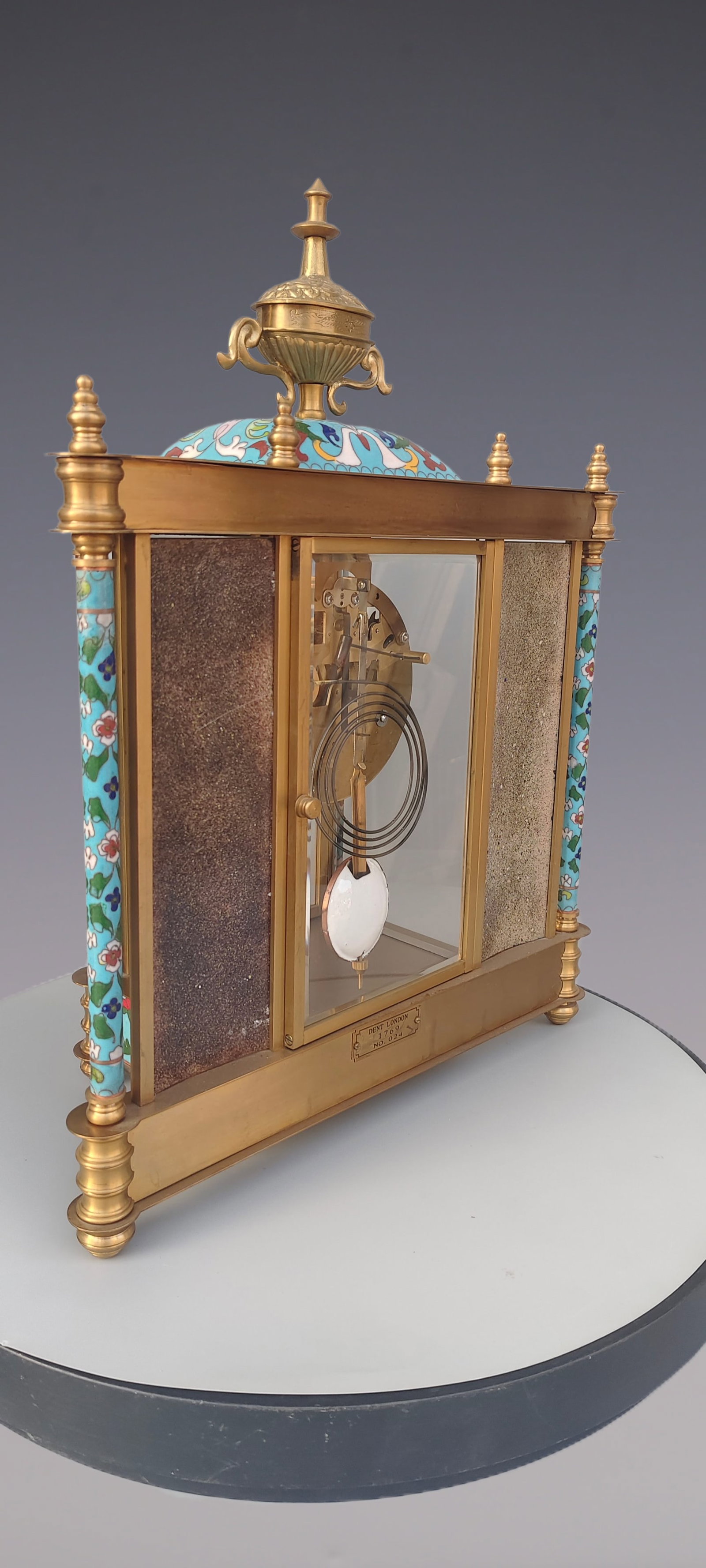 An Exquisite Gilt Bronze Lotus Pattern Landscape Pattern Clock - 7