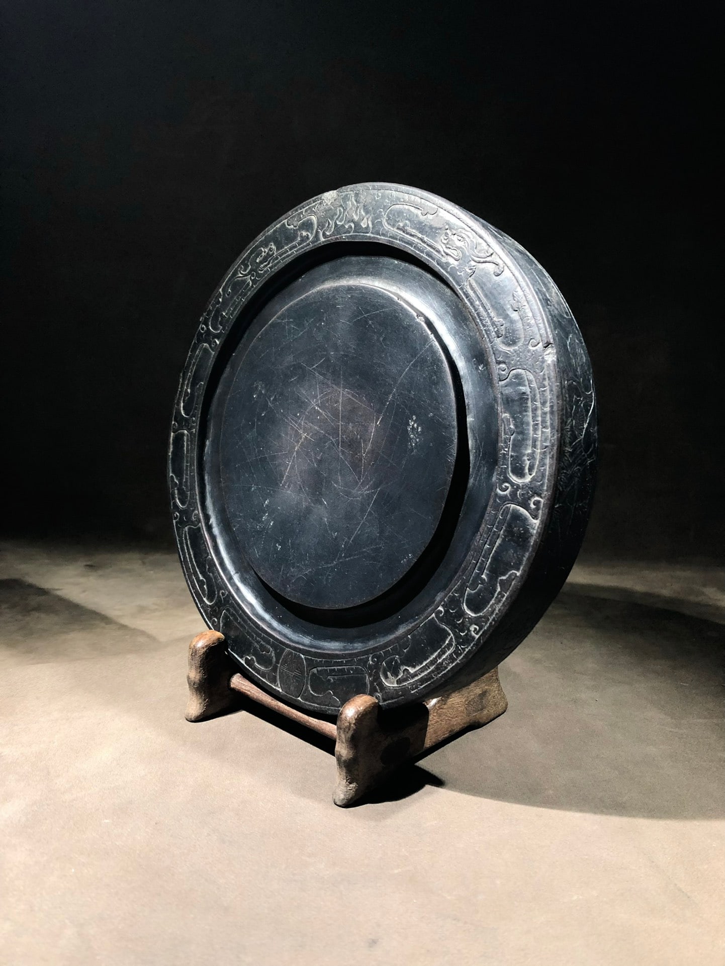 An Exquisite Landscape Pattern with poem Inkstone: An Exquisite Landscape Pattern with poem Inkstone Zhang jianxun Size:8.3inx1.2in山水纹诗文砚台 张建勋 Size:21.2cmx3cm