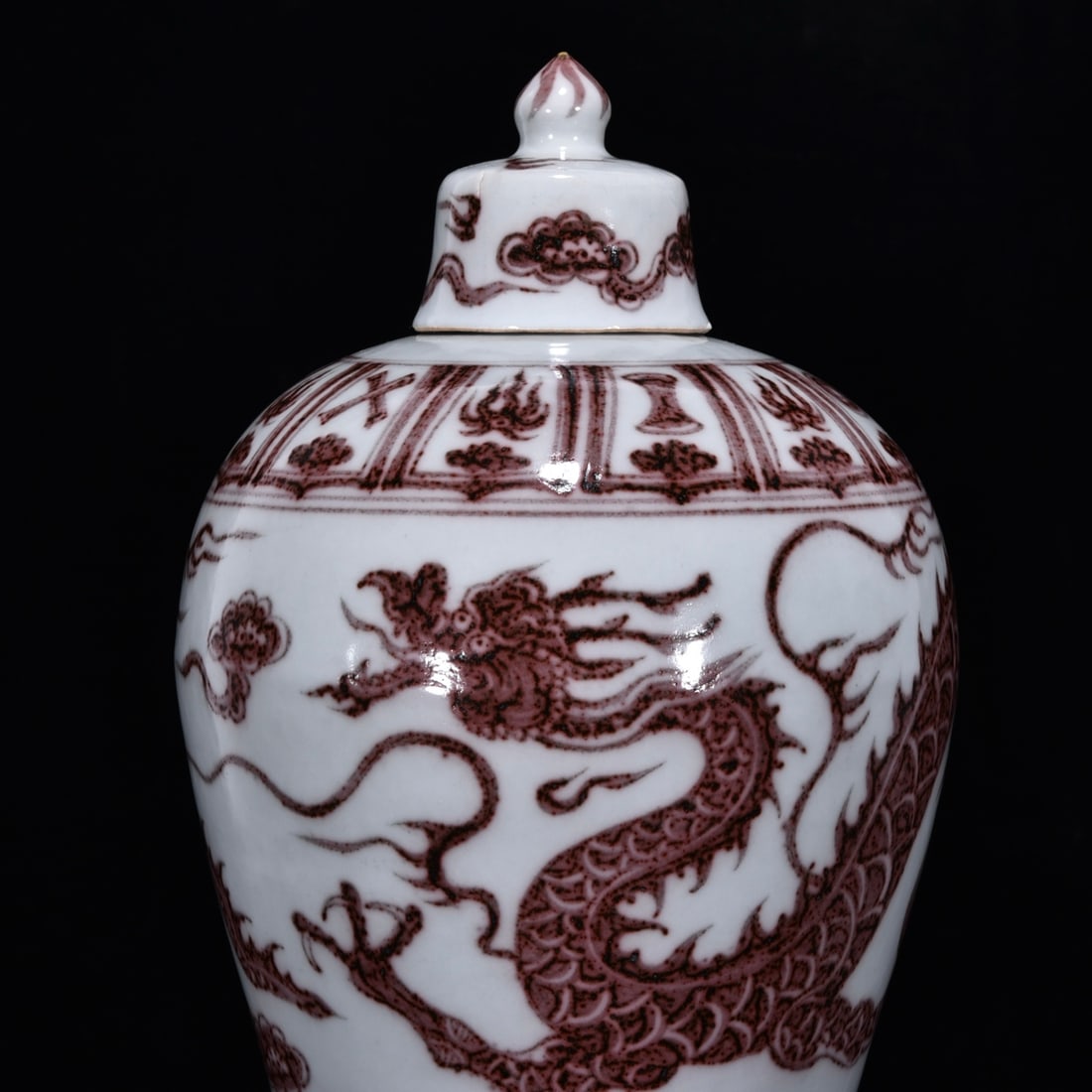 An Exquisite Underglaze-Red Dragon Pattern Vase - 3