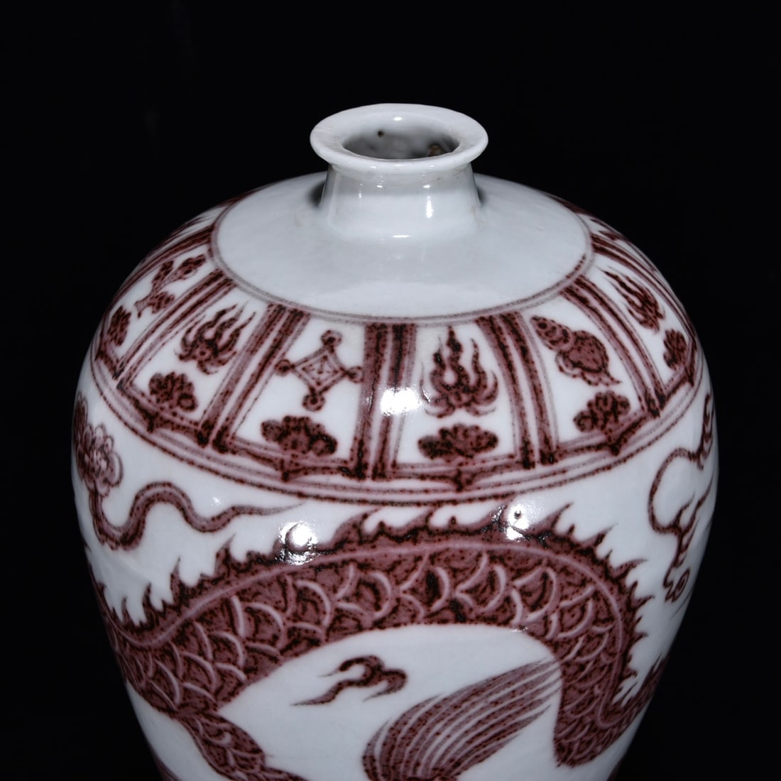 An Exquisite Underglaze-Red Dragon Pattern Vase - 5