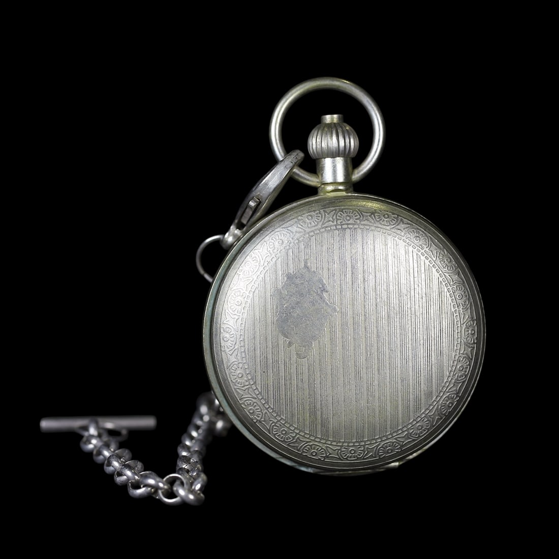 An Exquisite Silver Pocket watch: An Exquisite Silver Pocket watch Size:2in银怀表 Size:5.0cm