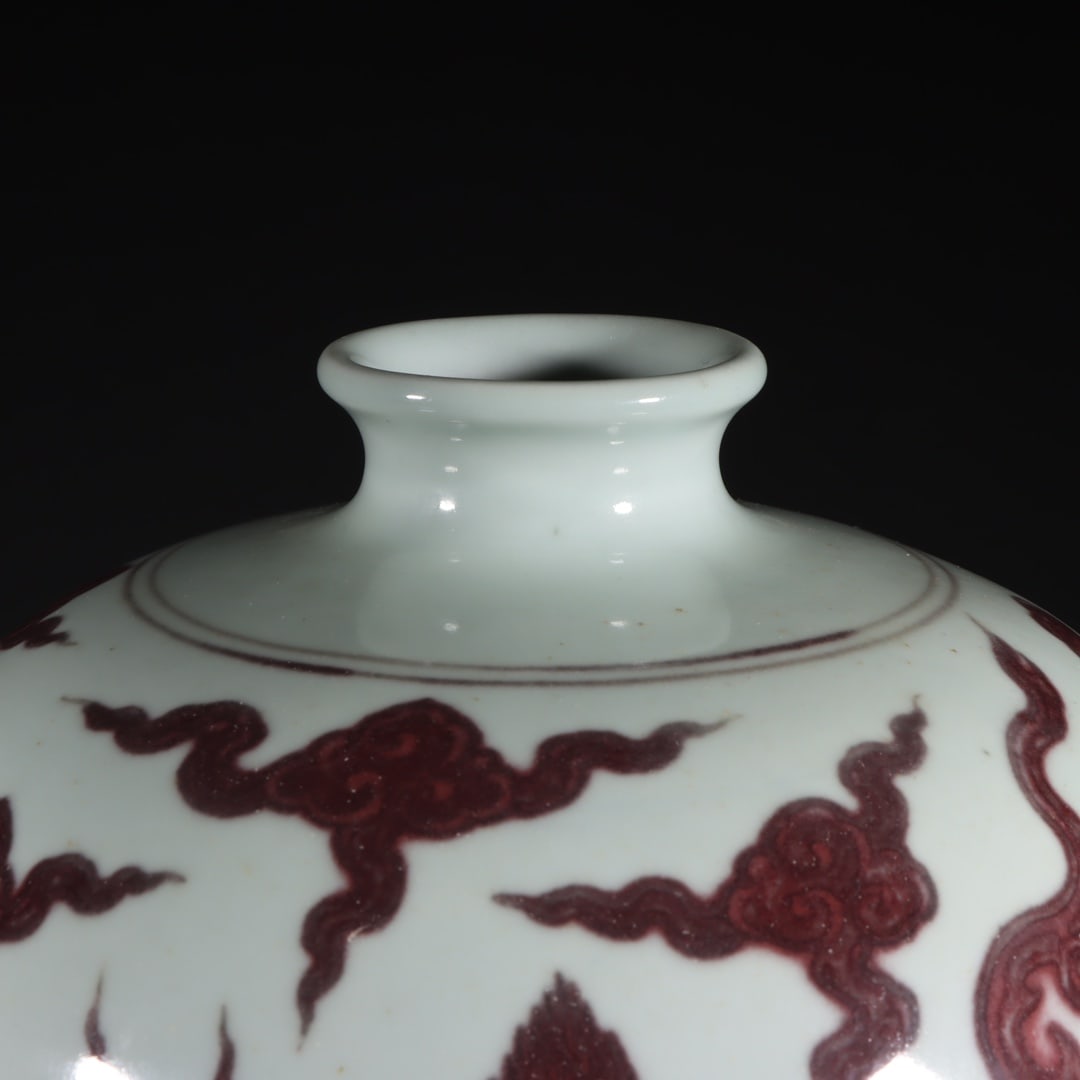 An Exquisite Underglaze-Red Dragon Pattern Vase - 2