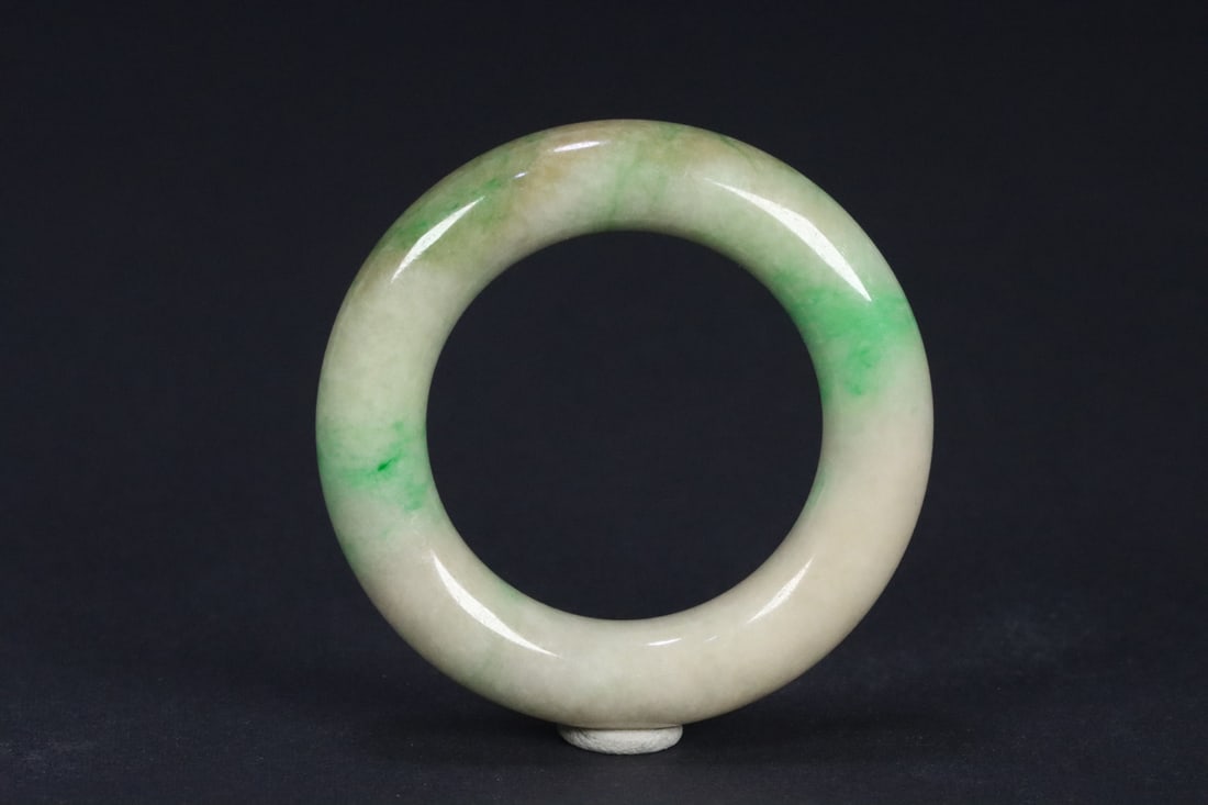 An Exquisite Jadeite Bracelets (1 of 9)