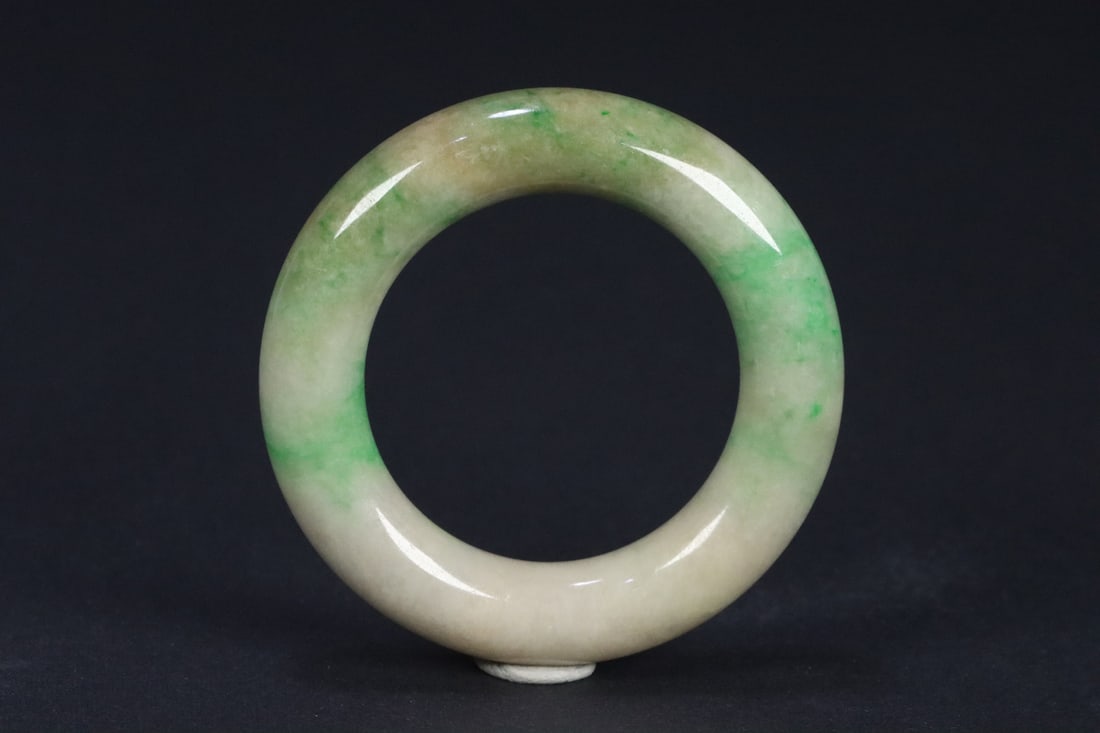 An Exquisite Jadeite Bracelets - 2