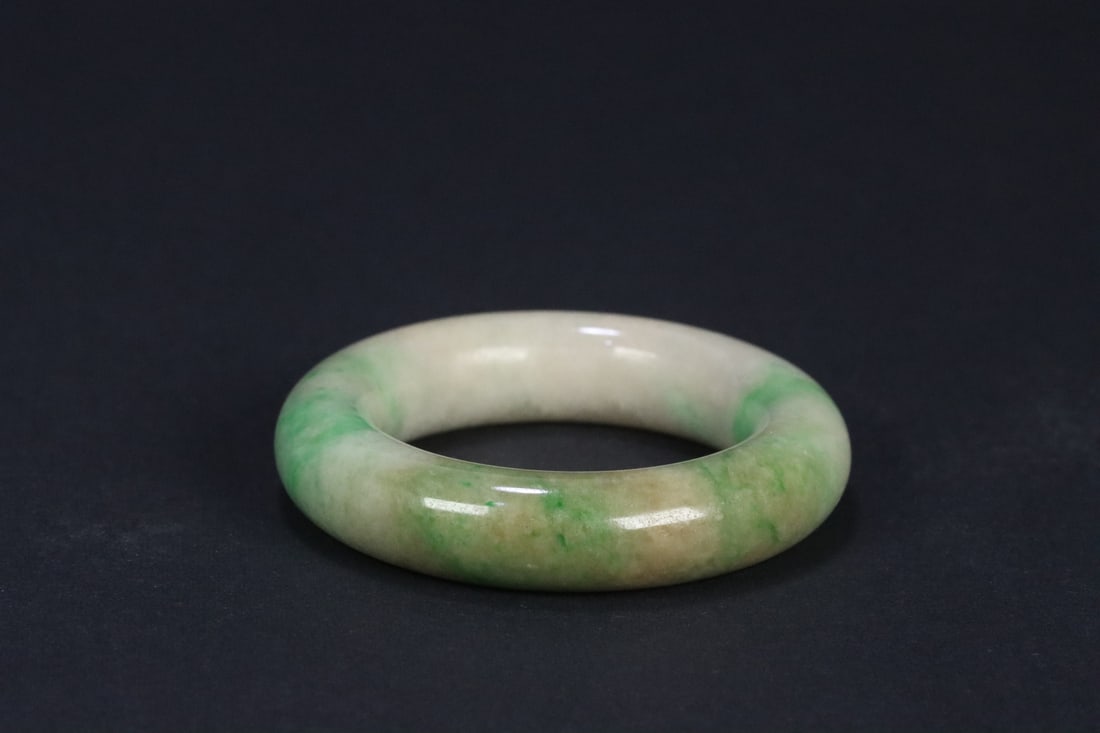 An Exquisite Jadeite Bracelets - 4