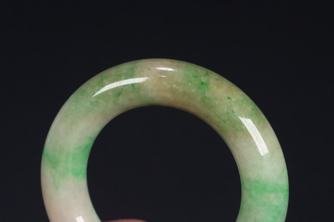 An Exquisite Jadeite Bracelets - 9
