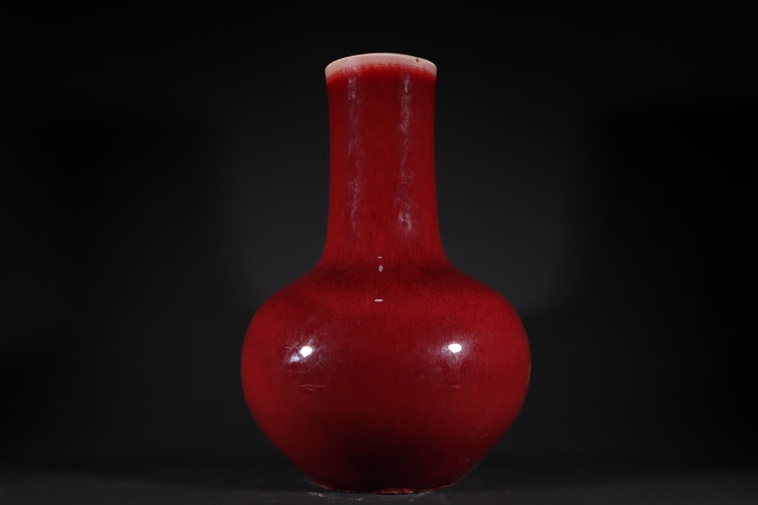 An Exquisite Lang yao Vase: An Exquisite Lang yao Vase Qing Dynasty, China Size:18.6inx13.4in朗窑红天球瓶 中国清代 Size:47.3cmx34cm