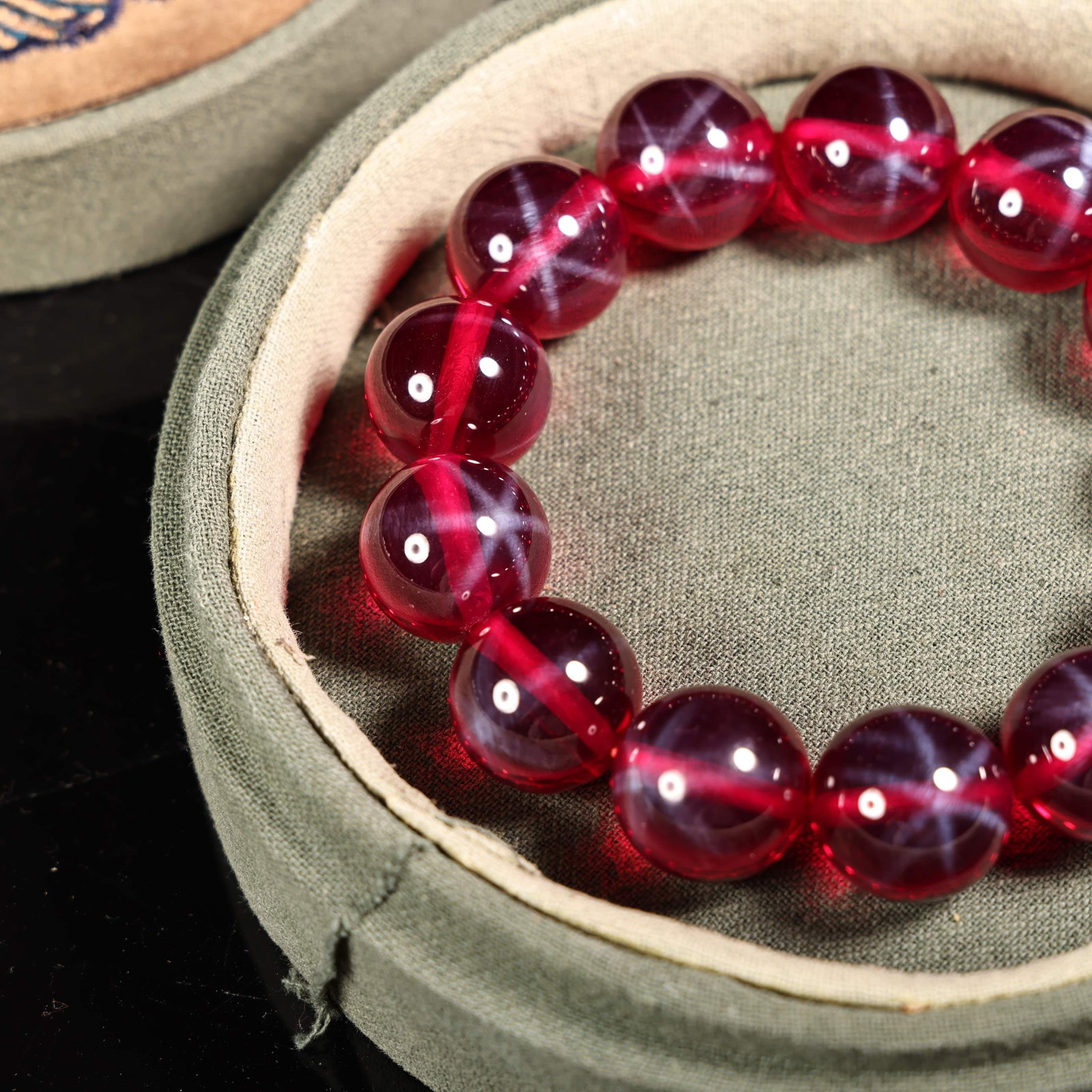 An Exquisite Gems Bracelets - 5