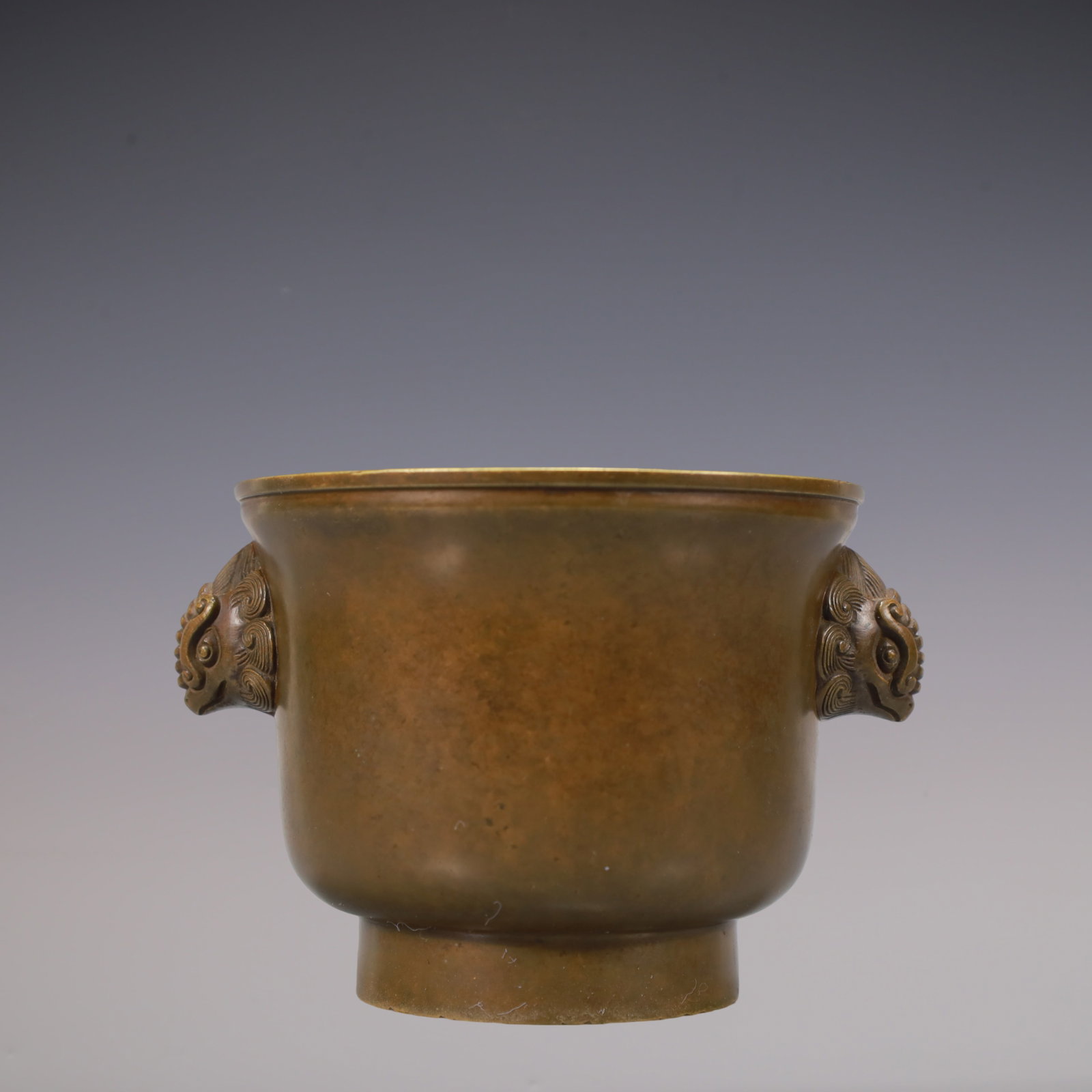 A Exquisite Coppery Double-Ears Censer: A Exquisite Coppery Double-Ears Censer Qing Dynasty, China Size:3.3inx5.1in Weight:1250g铜双耳香炉 中国清代 Size:8.3cmx13cm Weight:1250g