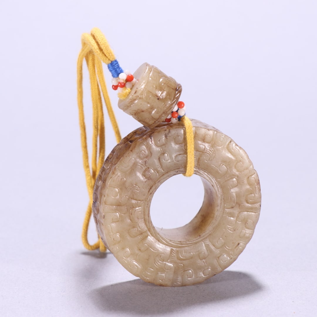 An Exquisite White Jade Pendant: An Exquisite White Jade Pendant Han Dynasty, China Size:2in Weight:65.3g白玉玉琮勒子挂件 中国汉代 Size:5cm Weight:65.3g