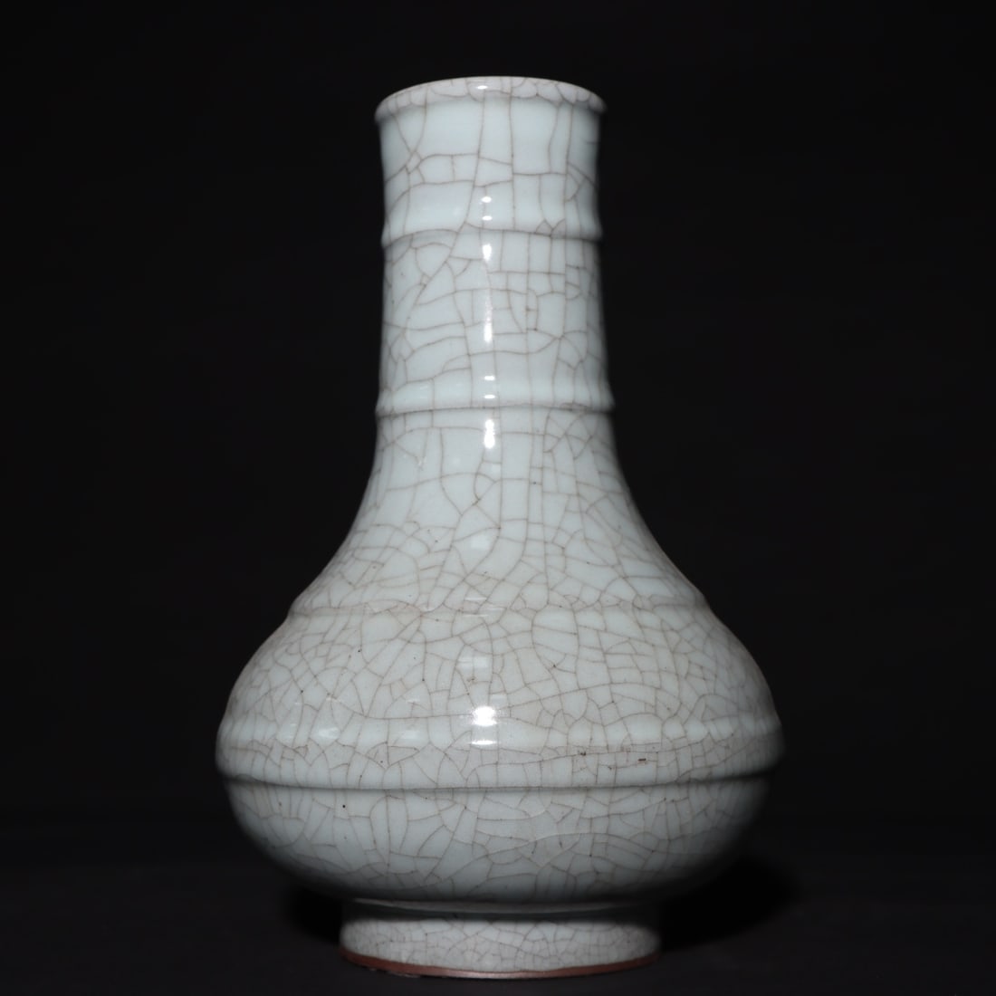 An Exquisite Guan yao Celadon Glazed Vase: An Exquisite Guan yao Celadon Glazed Vase Song Dynasty, China Size:9.8inx6.1in官窑青釉弦纹直颈瓶 中国宋代 Size:25cmx15.5cm