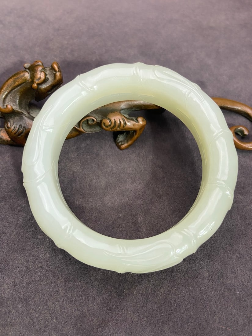 An Exquisite White Jade Bracelets (1 of 9)