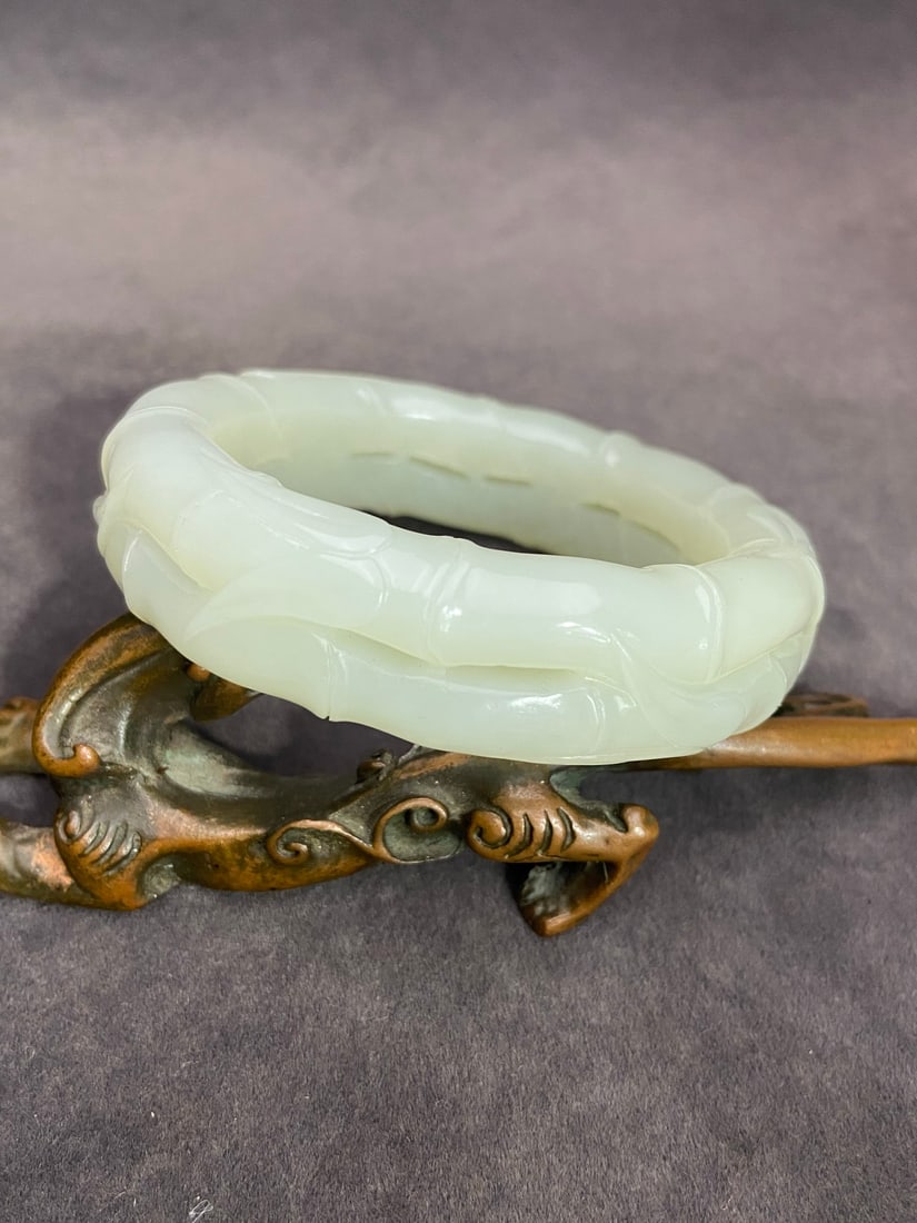An Exquisite White Jade Bracelets - 2