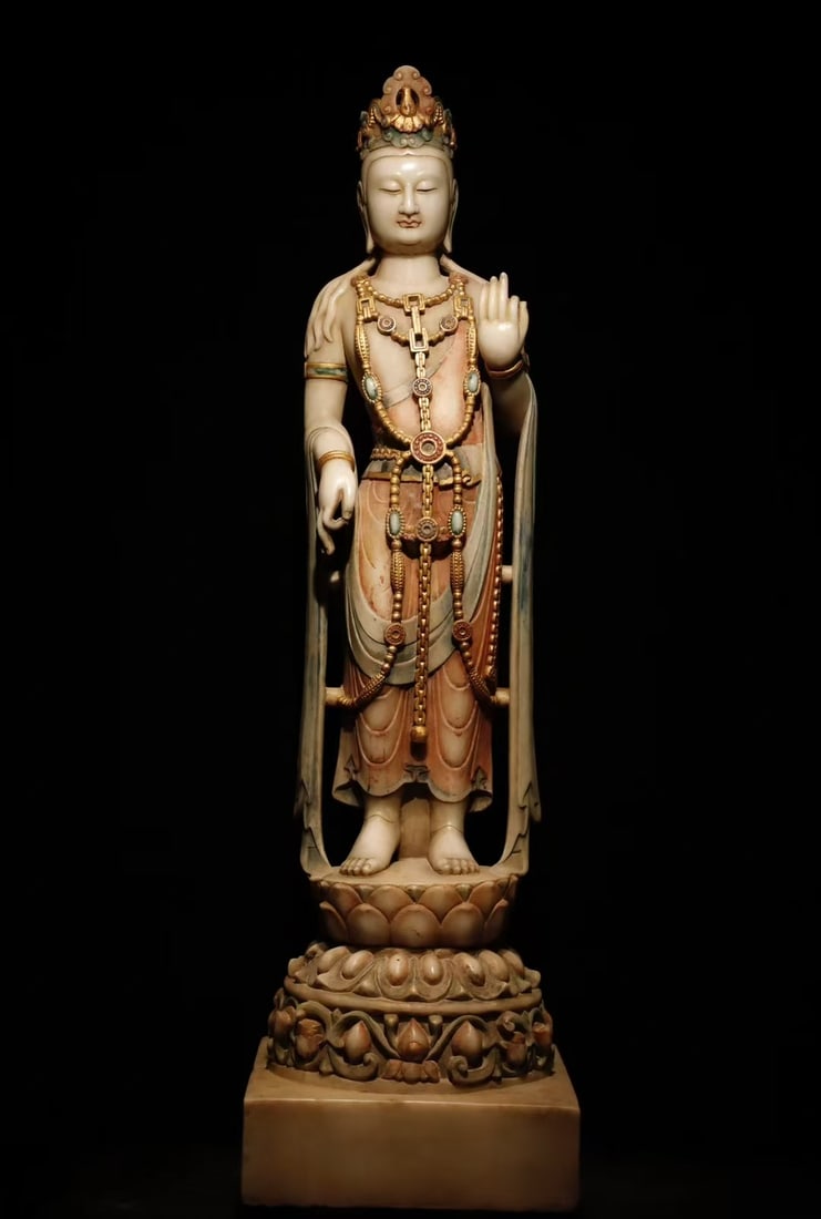 A Exquisite Marble Statue of Avalokitesvara Ornament: A Exquisite Marble Statue of Avalokitesvara Ornament Ancient Time, China Size:57.1inx16.5in汉白玉彩绘观音 远古时期 Size:145cmx42cm