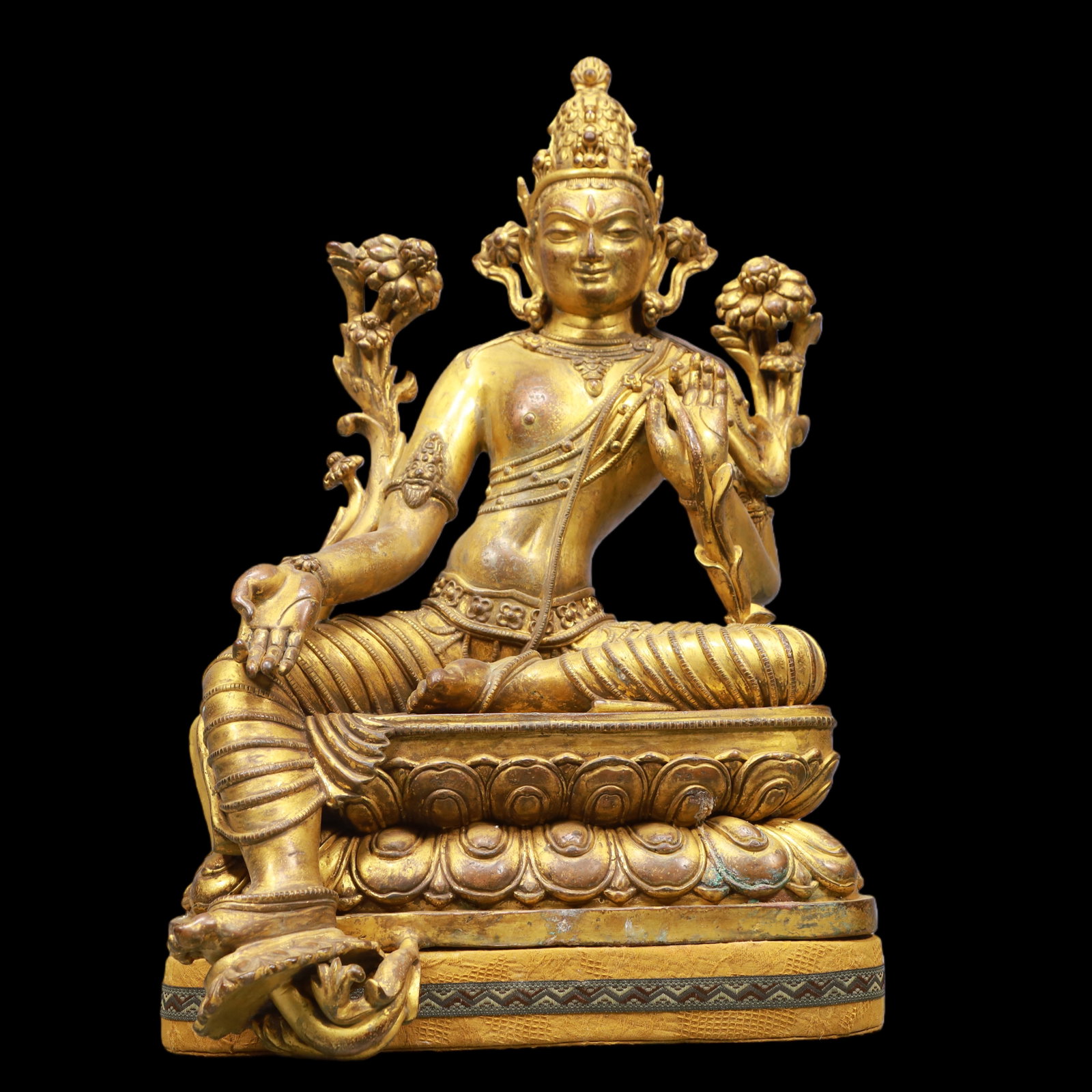An Exquisite Gilt Bronze Statue of Tara: An Exquisite Gilt Bronze Statue of Tara Ming Dynasty, China Size:12.2inx9.1inx17.7in Weight:12800g铜鎏金度母佛像 中国明代